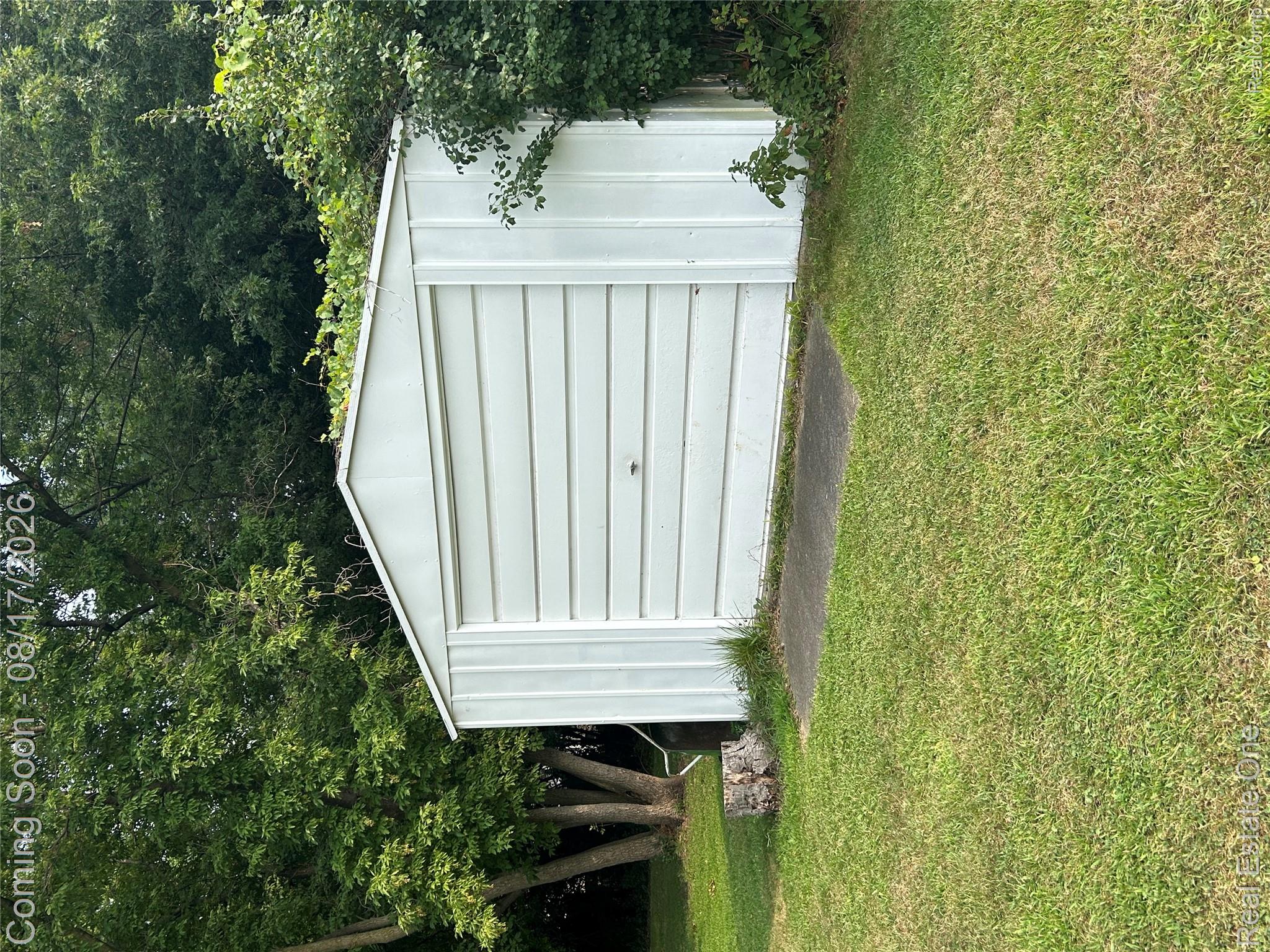 22967 Northline Road Property Photo 21