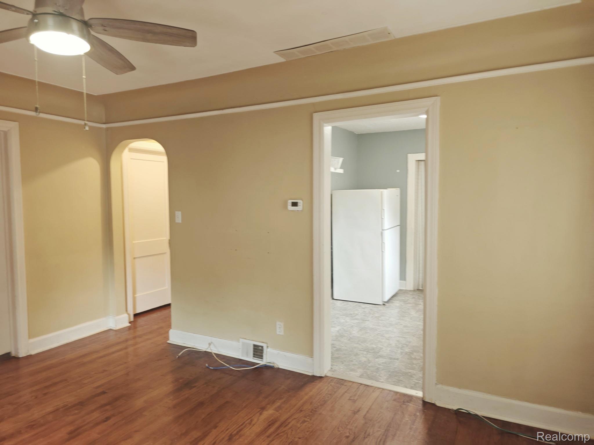 5722 N Silvery Lane Property Photo 2