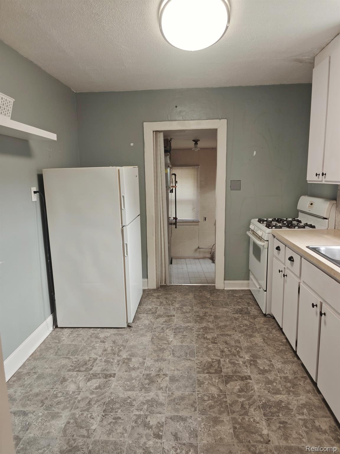 5722 N Silvery Lane Property Photo 7