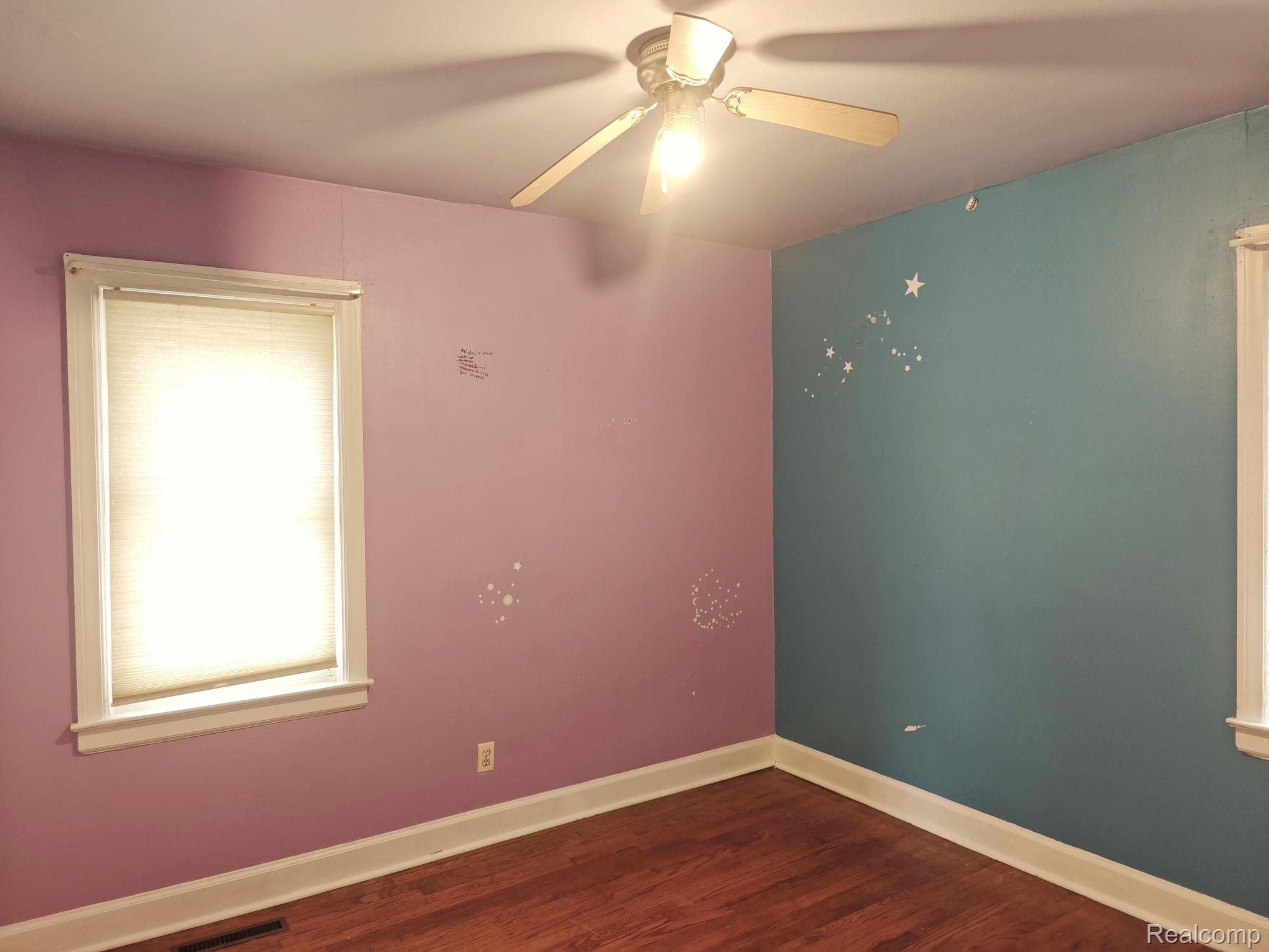 5722 N Silvery Lane Property Photo 12