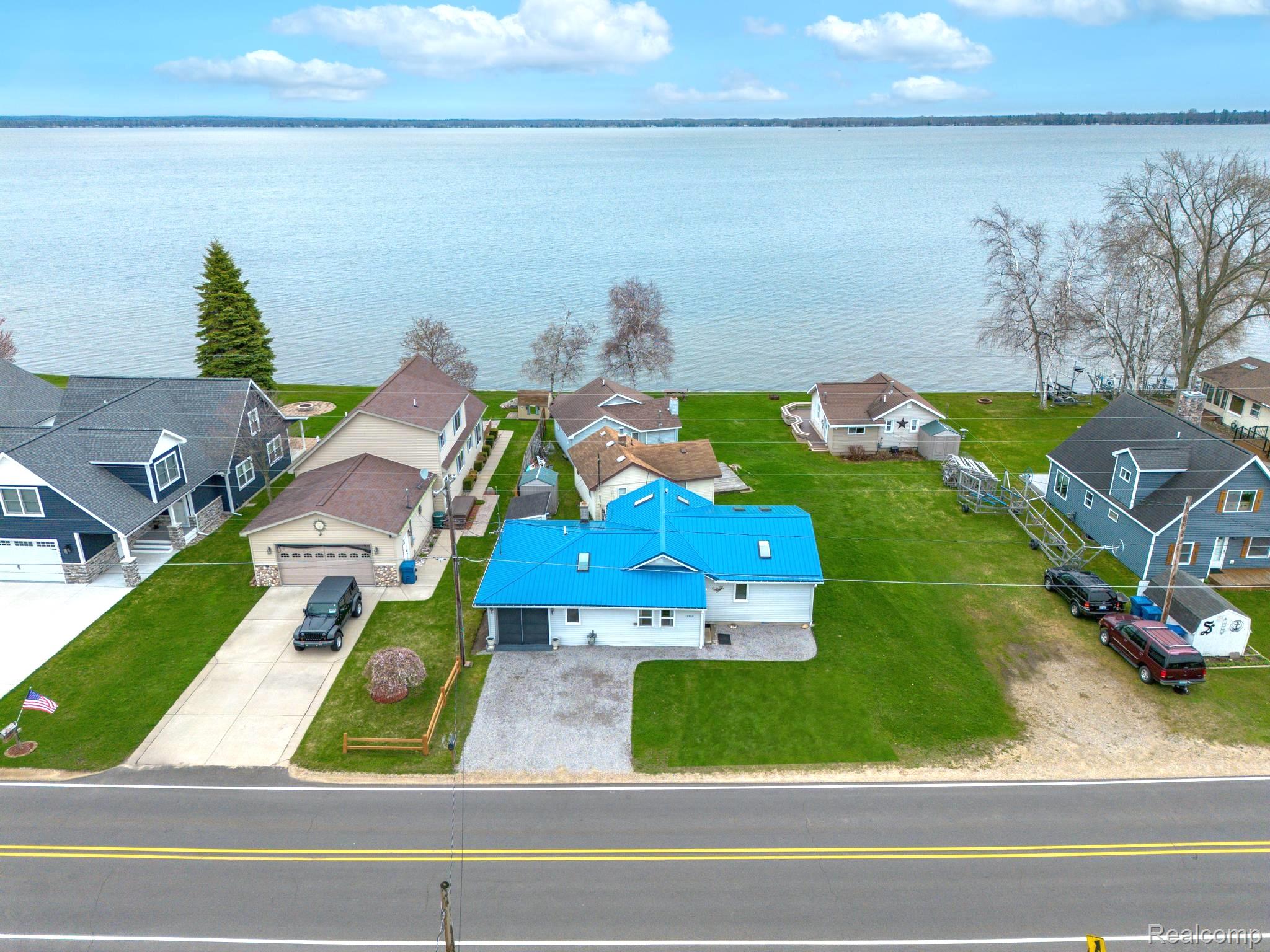 12508 West Shore Drive Property Photo 3