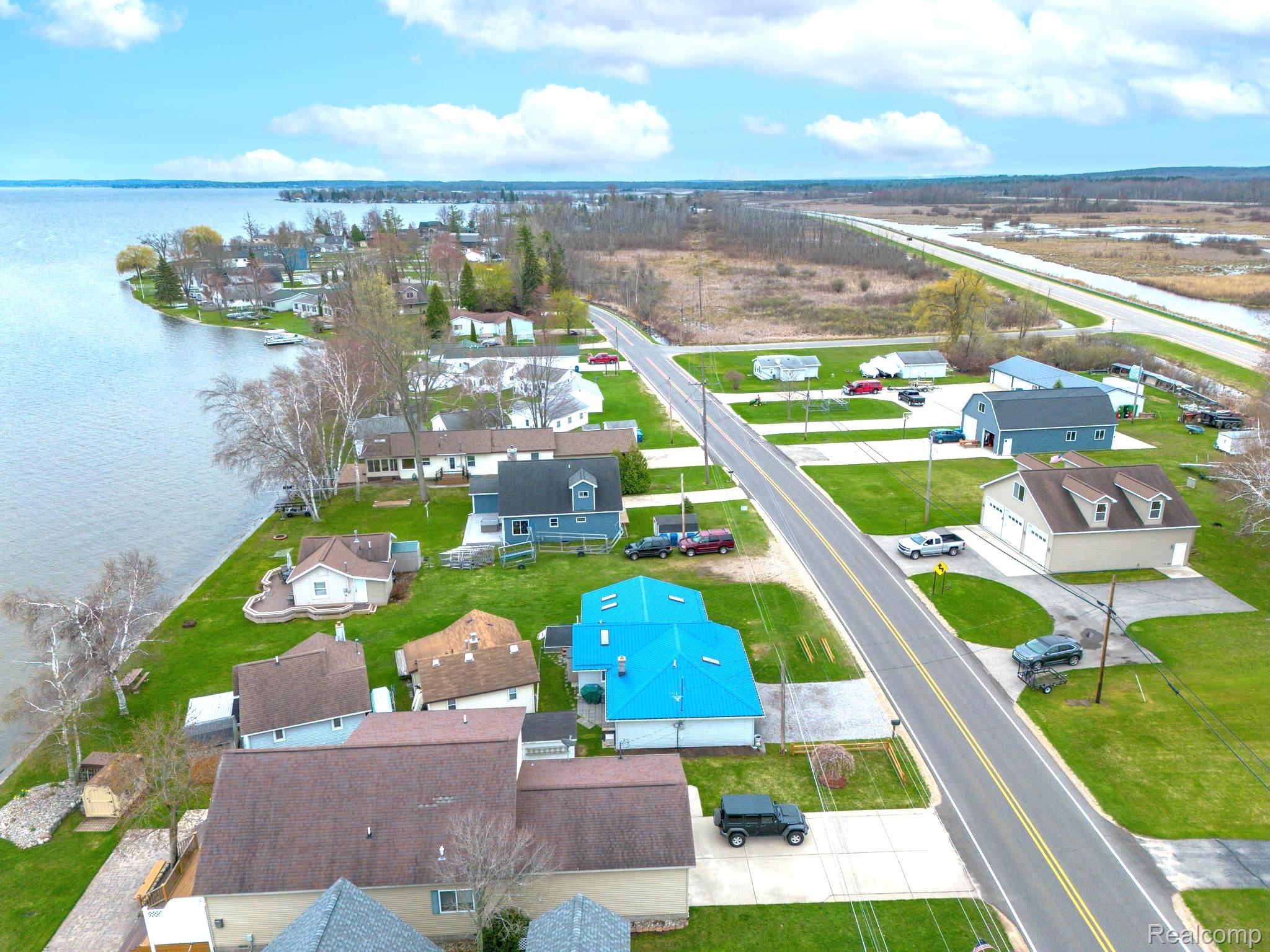 12508 West Shore Drive Property Photo 4