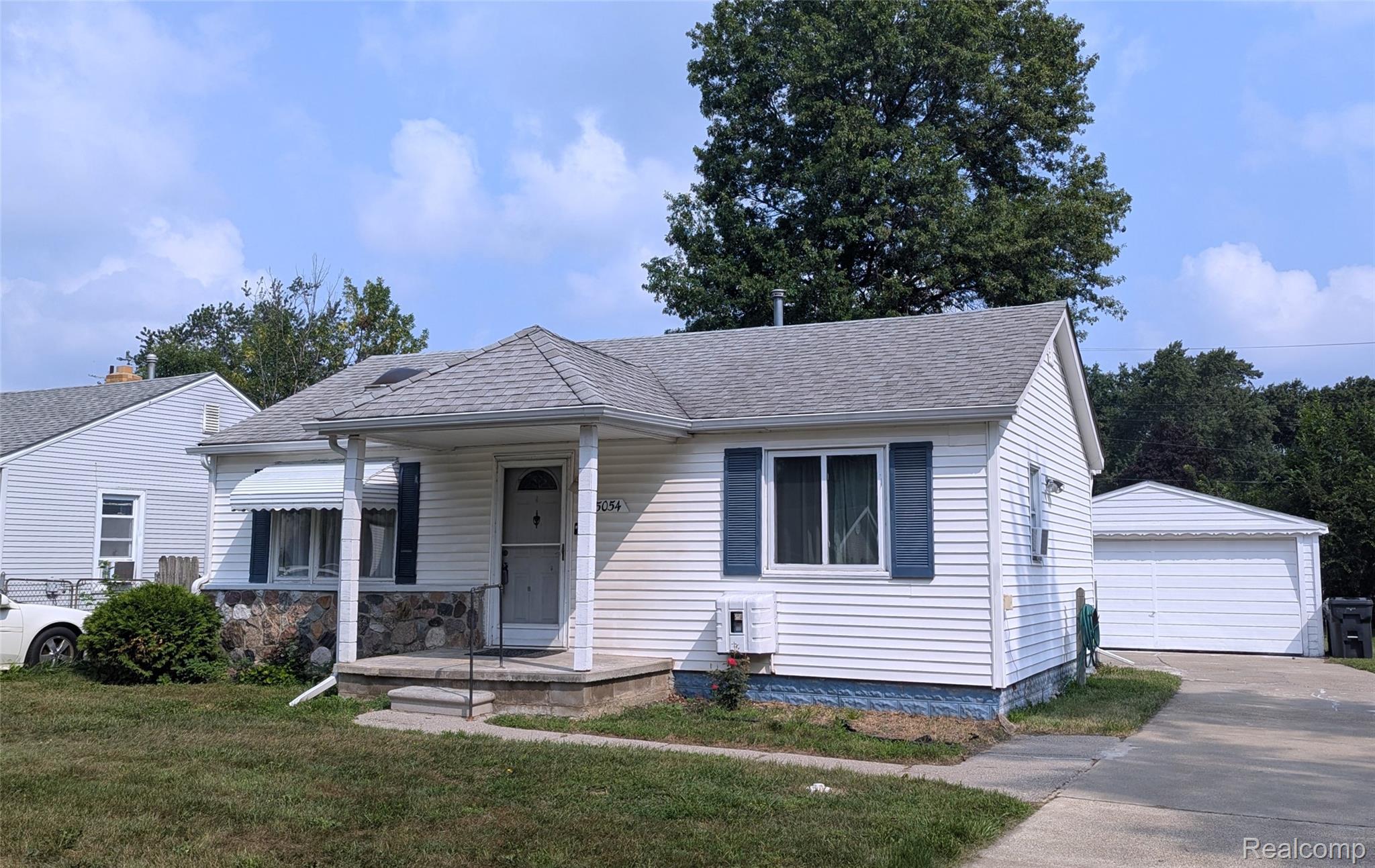 35054 Glen Street Property Photo 1
