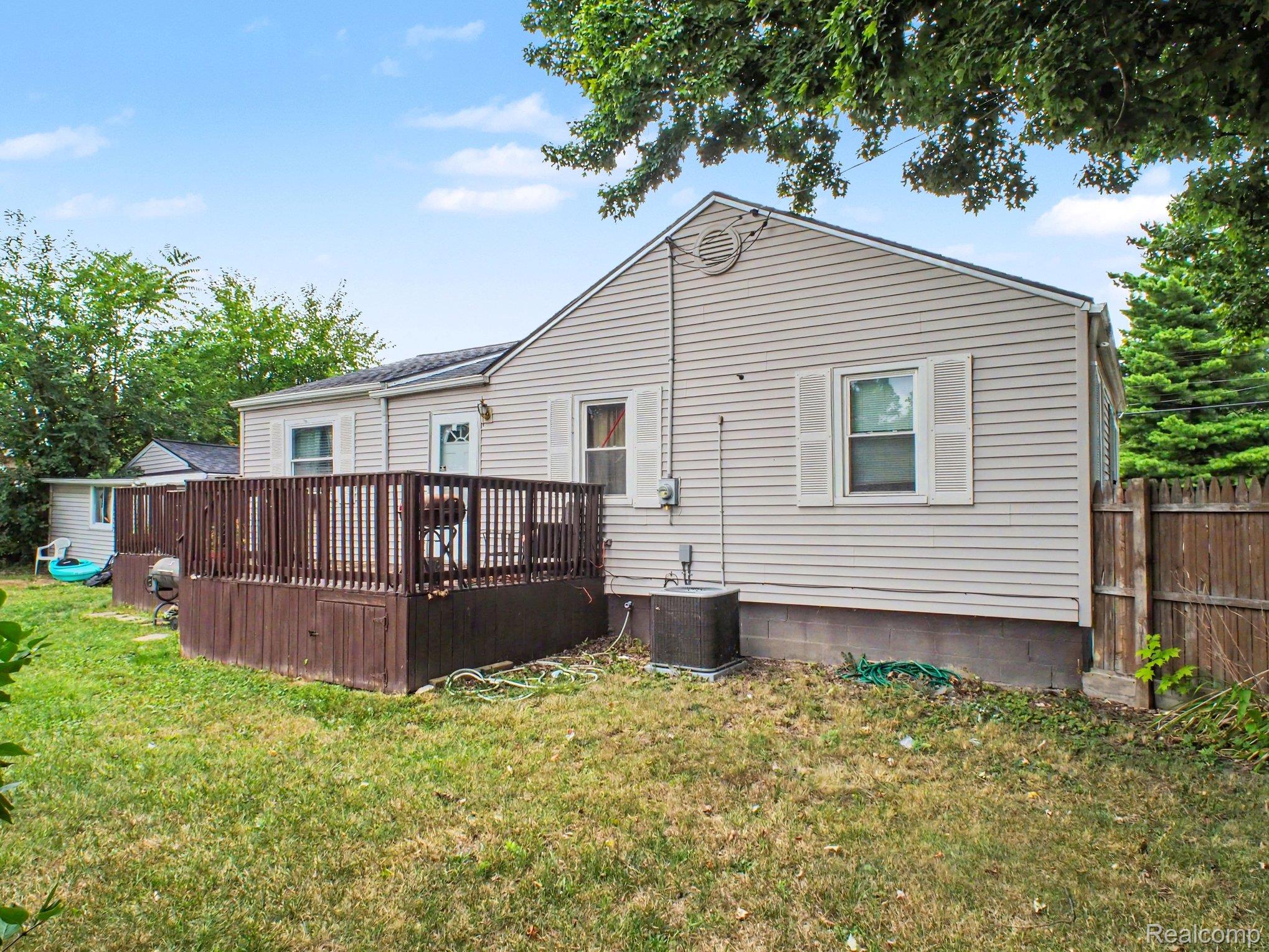 1444 E Williamson Avenue Property Photo 2