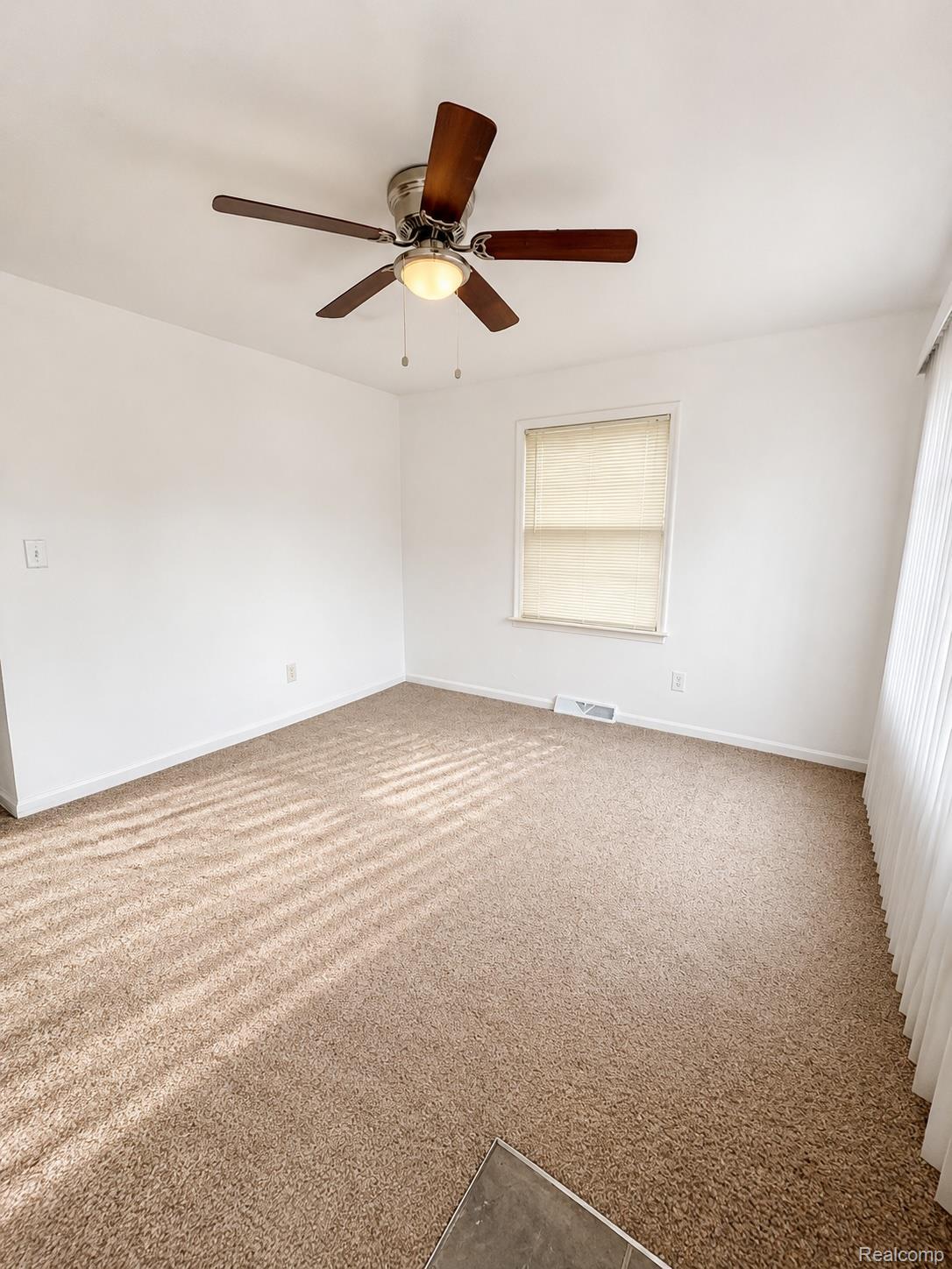 13681 Hendricks Avenue Property Photo 4