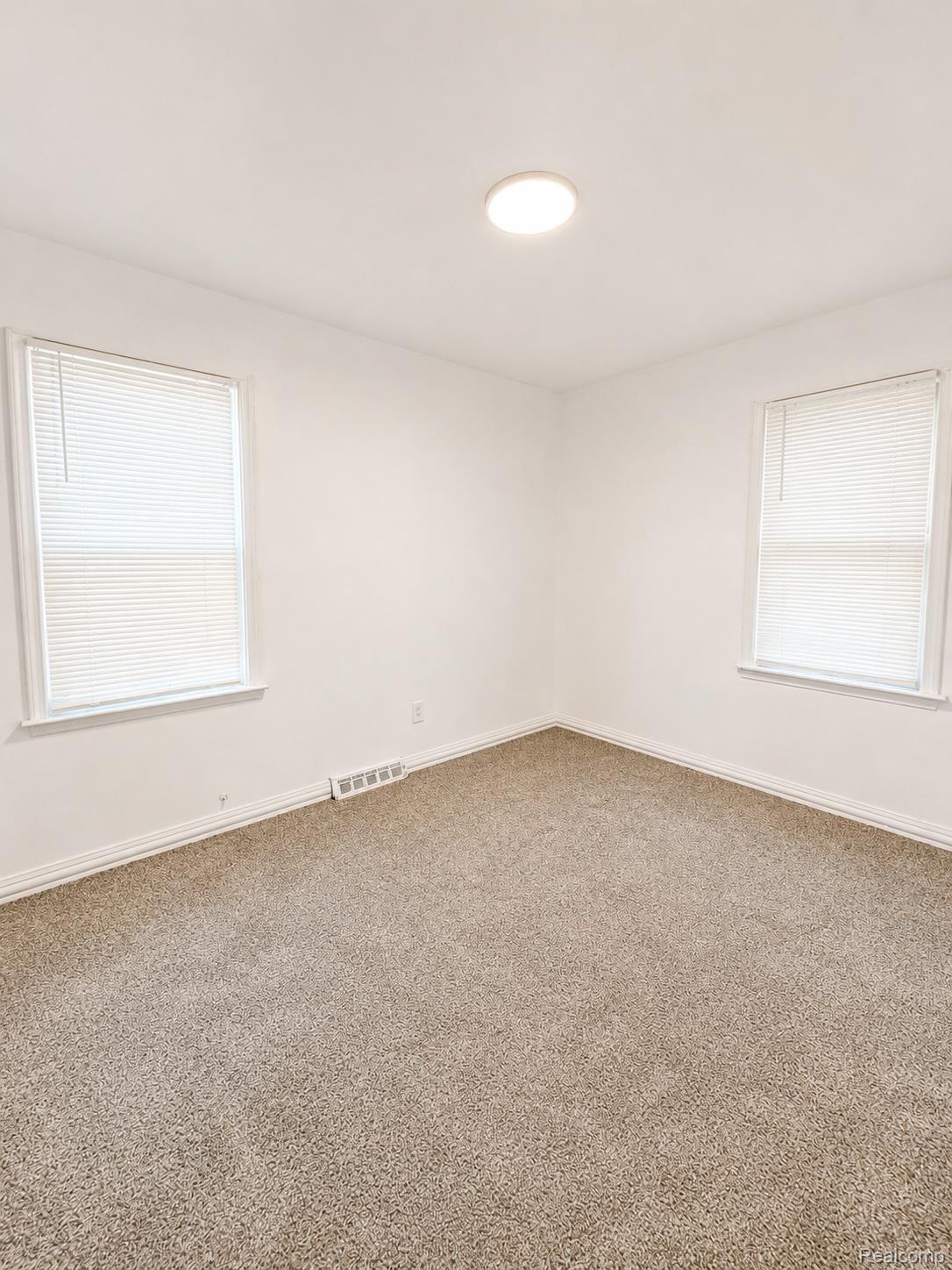 13681 Hendricks Avenue Property Photo 7