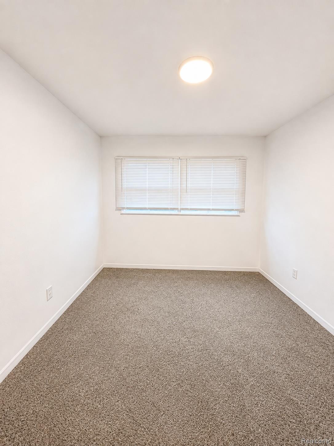 13681 Hendricks Avenue Property Photo 8