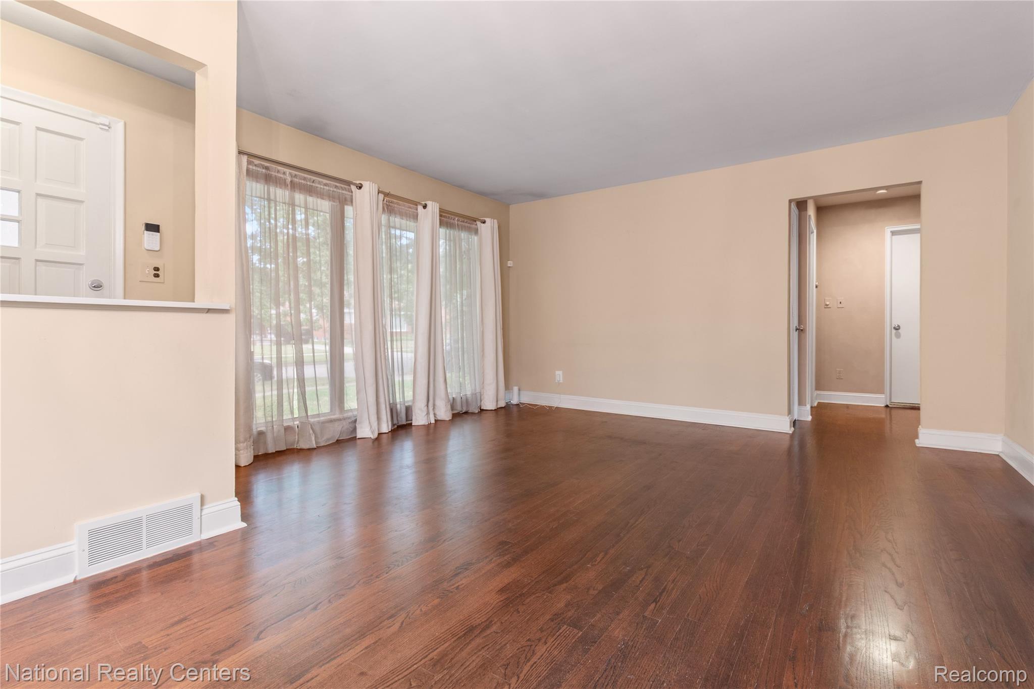 9051 Nathaline Property Photo 5