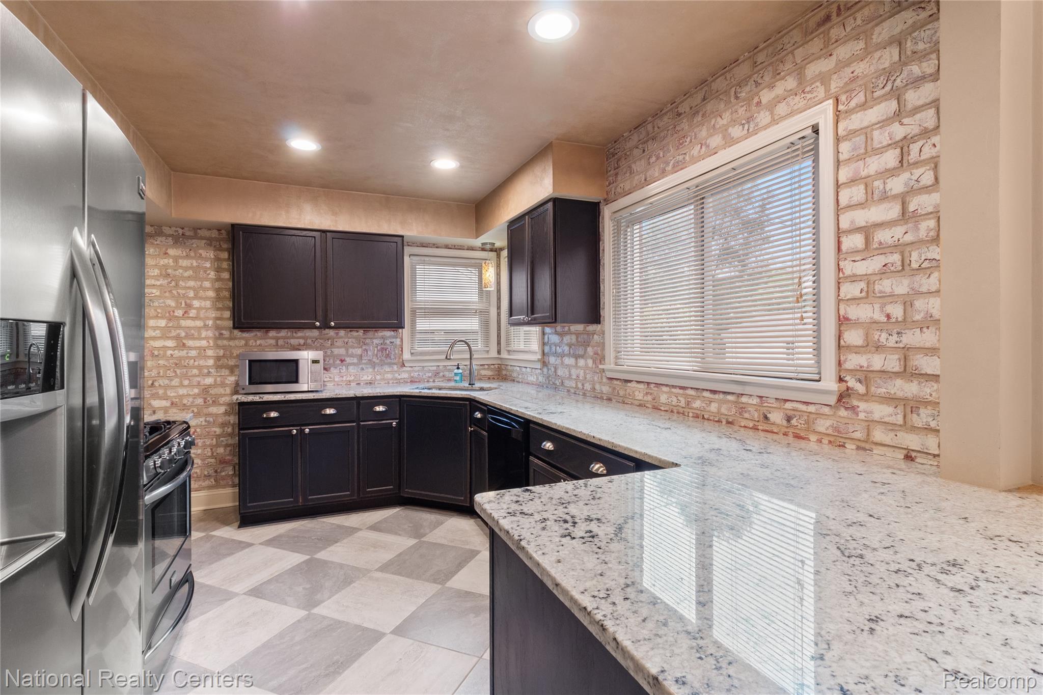 9051 Nathaline Property Photo 7