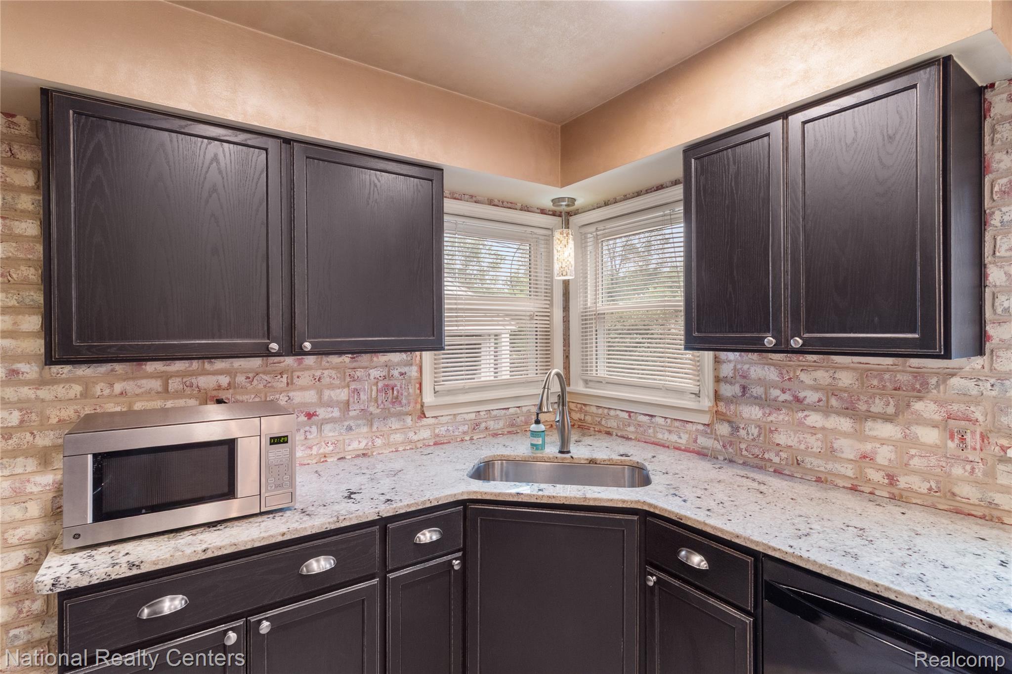9051 Nathaline Property Photo 11