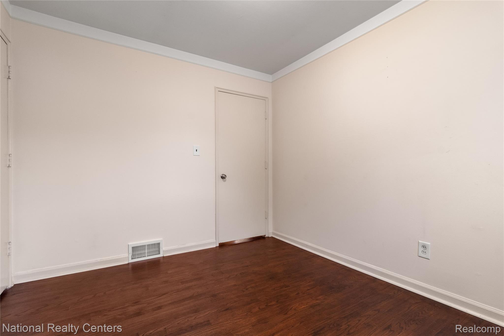 9051 Nathaline Property Photo 15