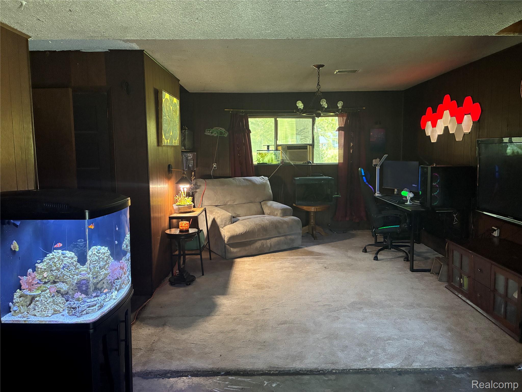 10340 Farrand Road Property Photo 10