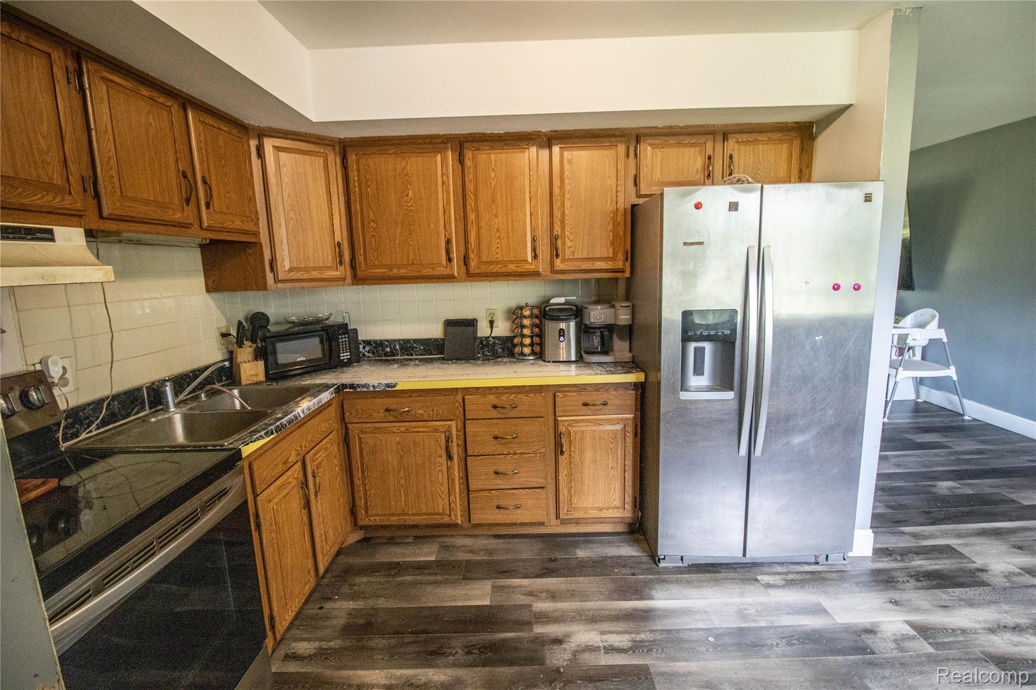 10340 Farrand Road Property Photo 14