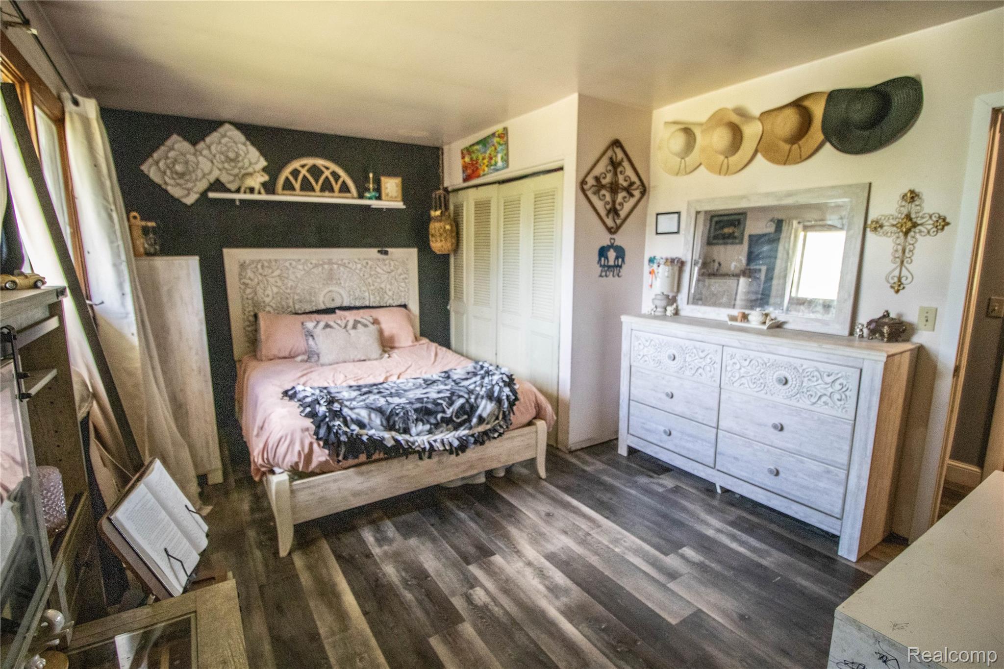 10340 Farrand Road Property Photo 19