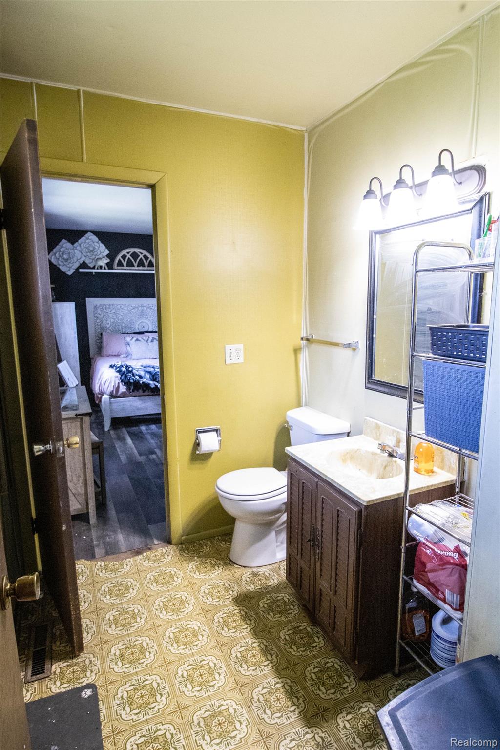 10340 Farrand Road Property Photo 25