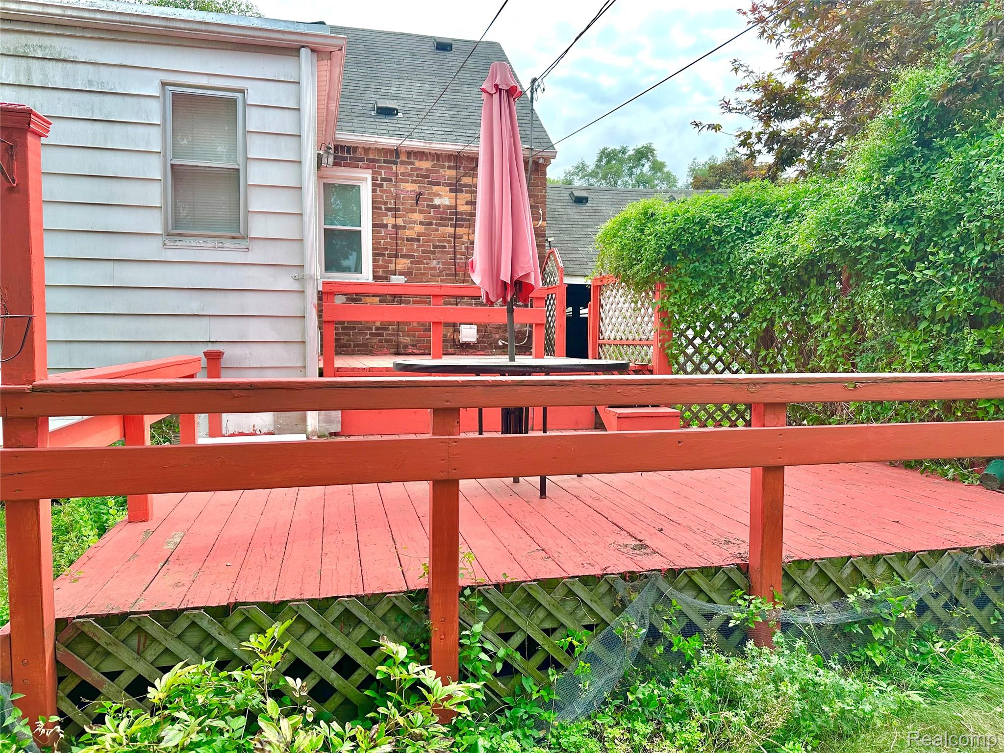 2135 Rome Avenue Property Photo 5