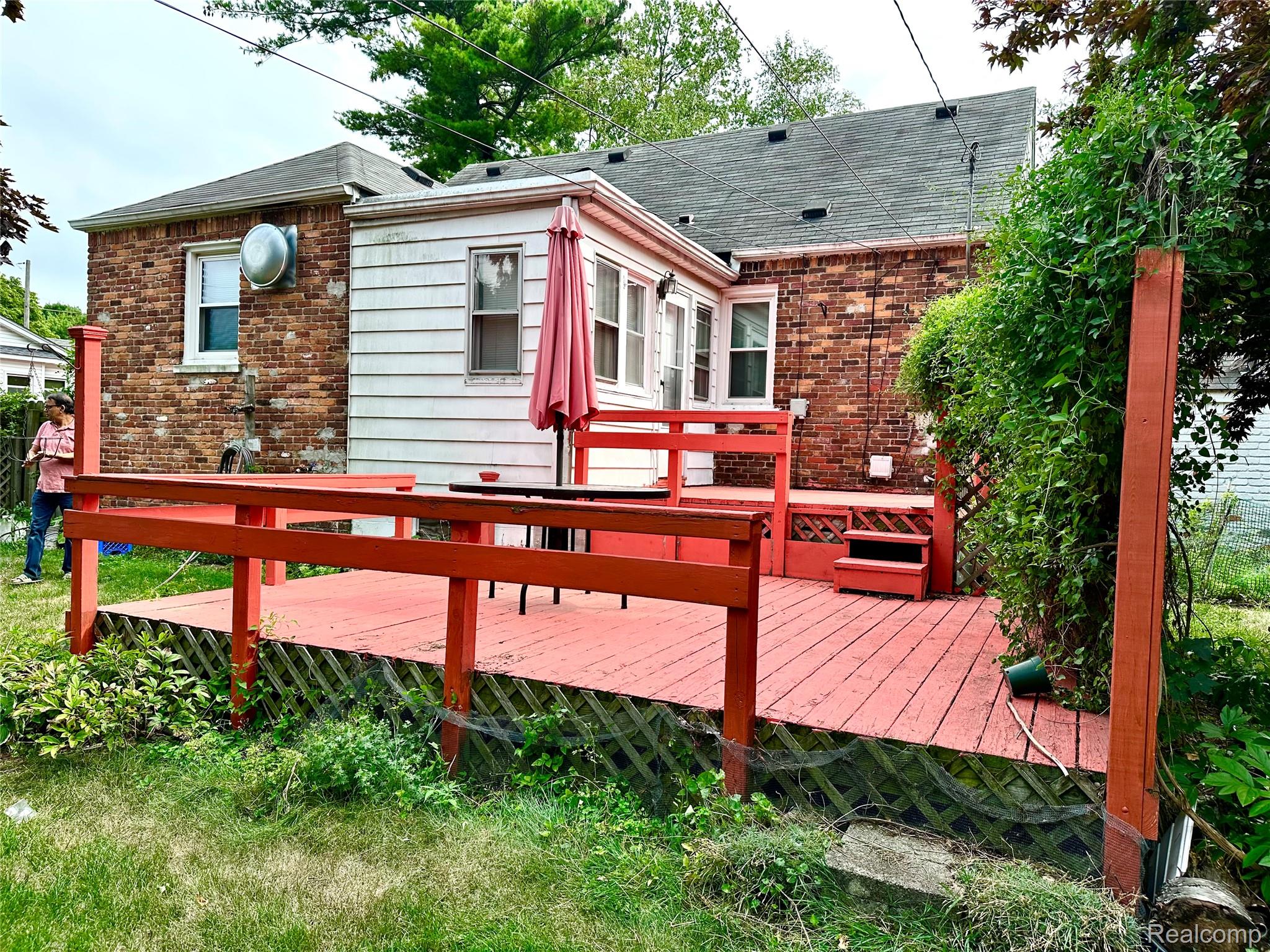 2135 Rome Avenue Property Photo 6