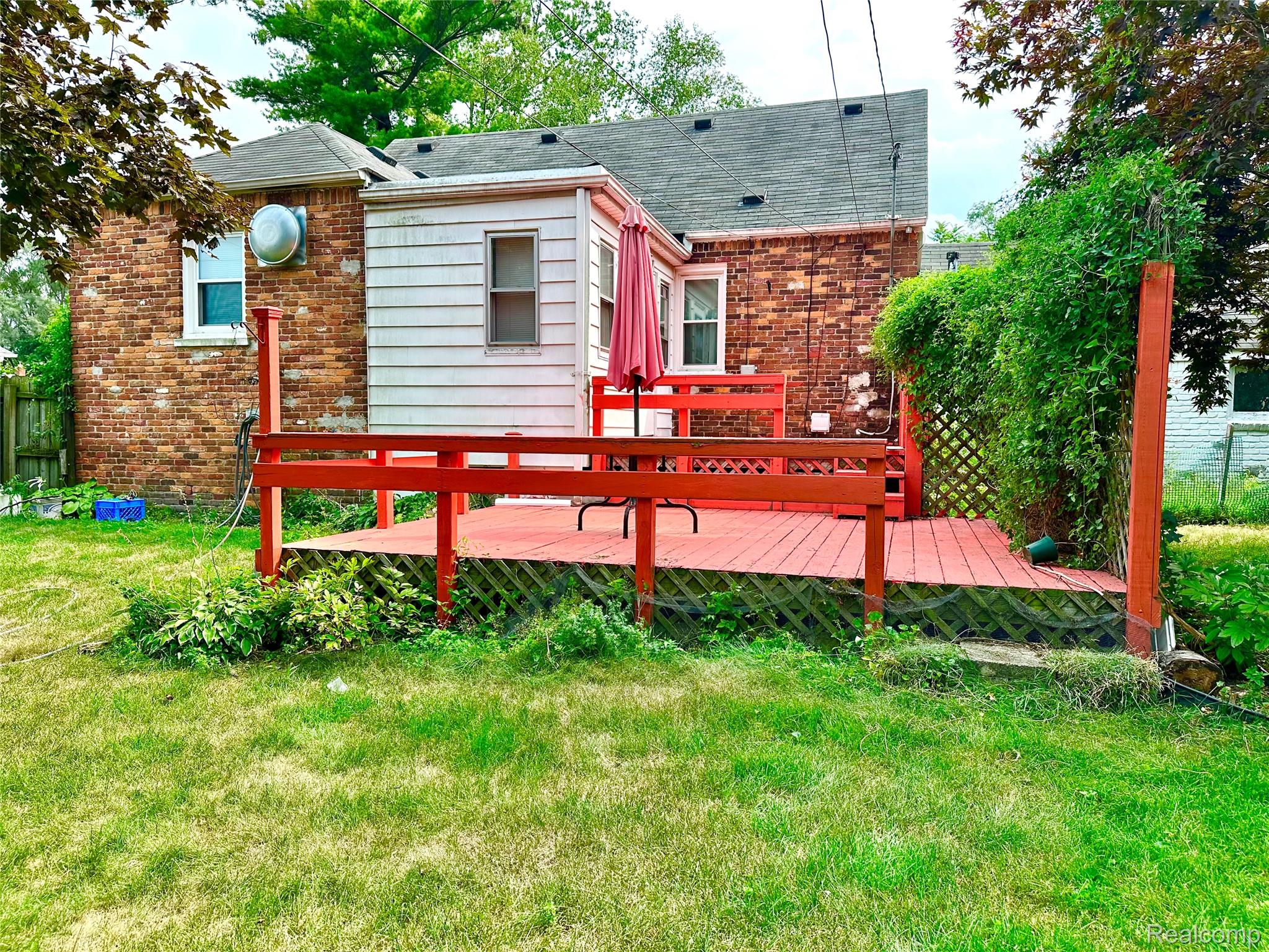 2135 Rome Avenue Property Photo 7