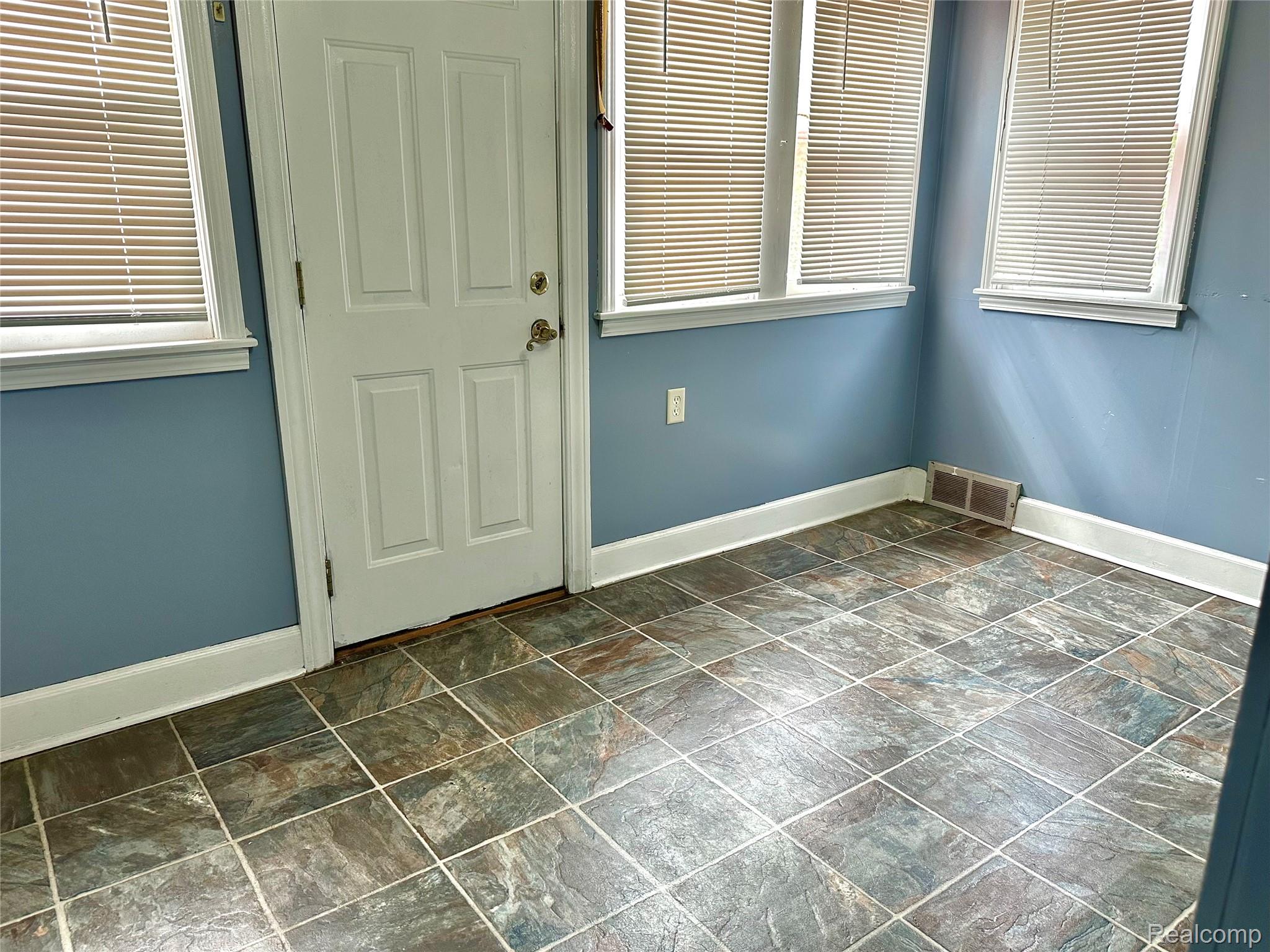 2135 Rome Avenue Property Photo 20