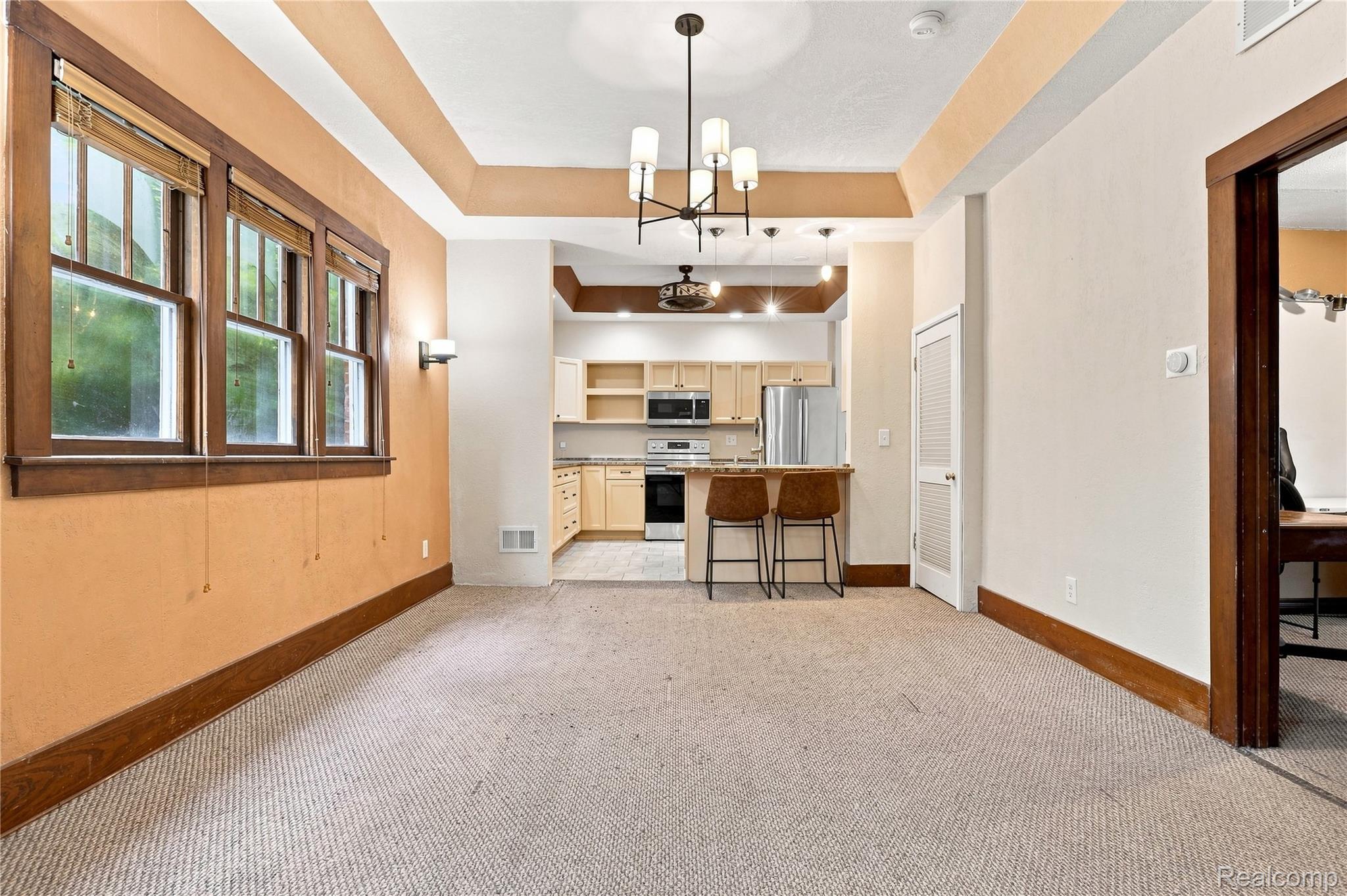 113 E State Street Property Photo 5