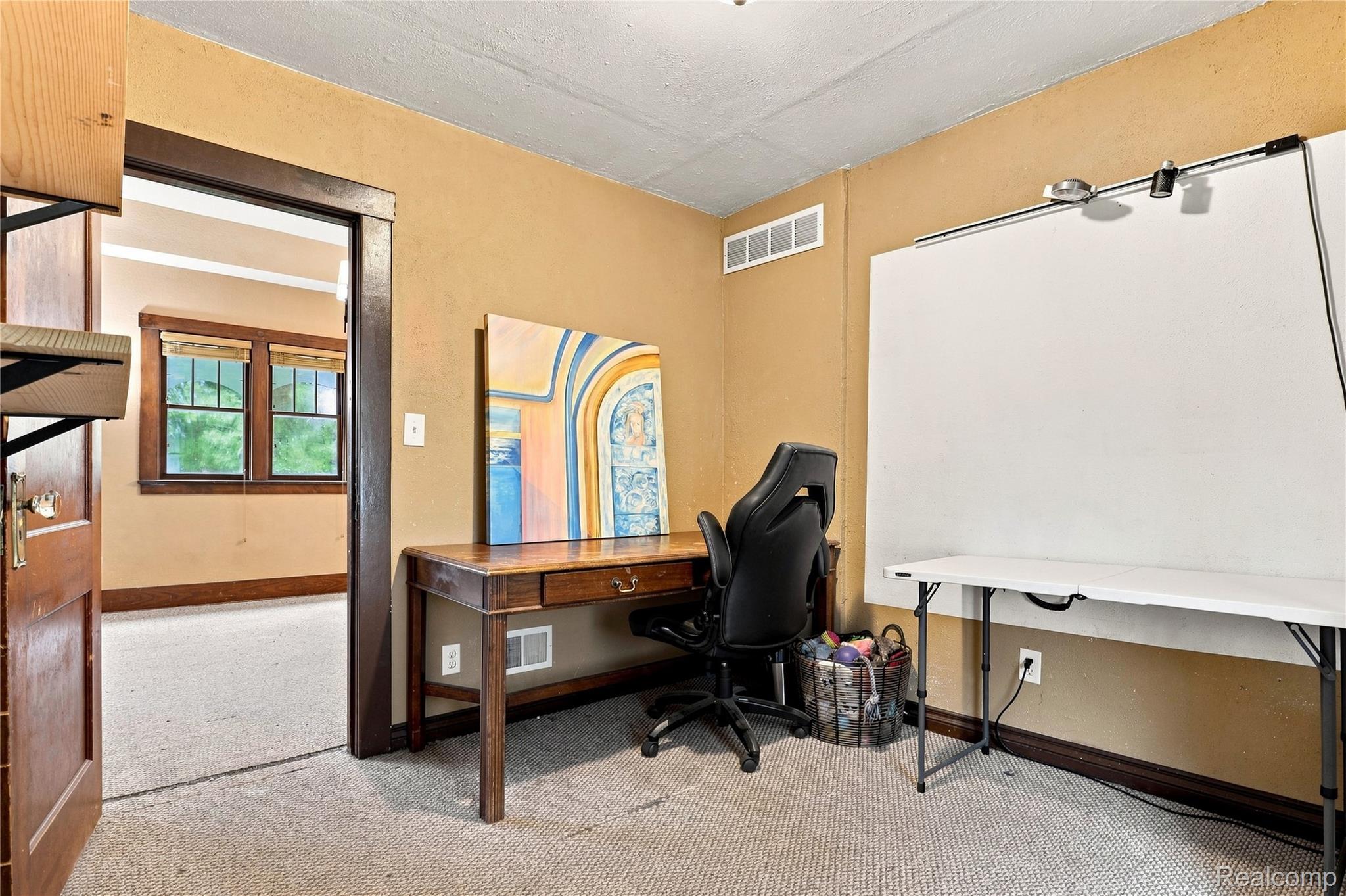 113 E State Street Property Photo 14