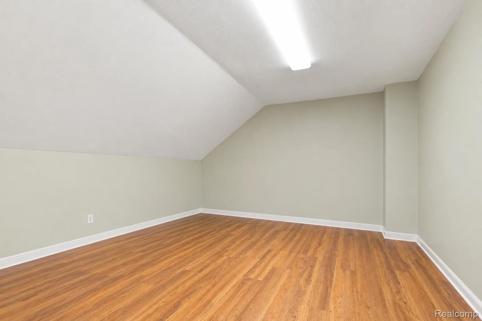 113 E State Street Property Photo 19
