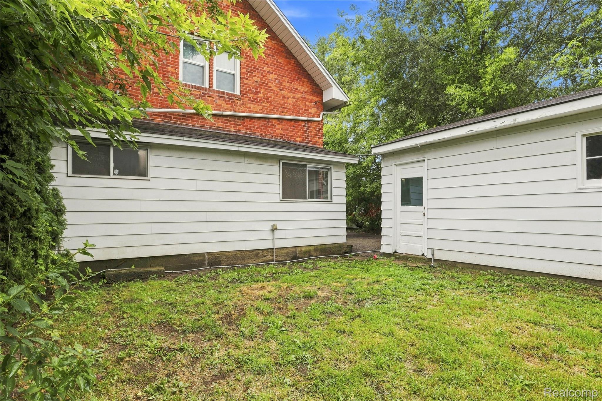 113 E State Street Property Photo 30