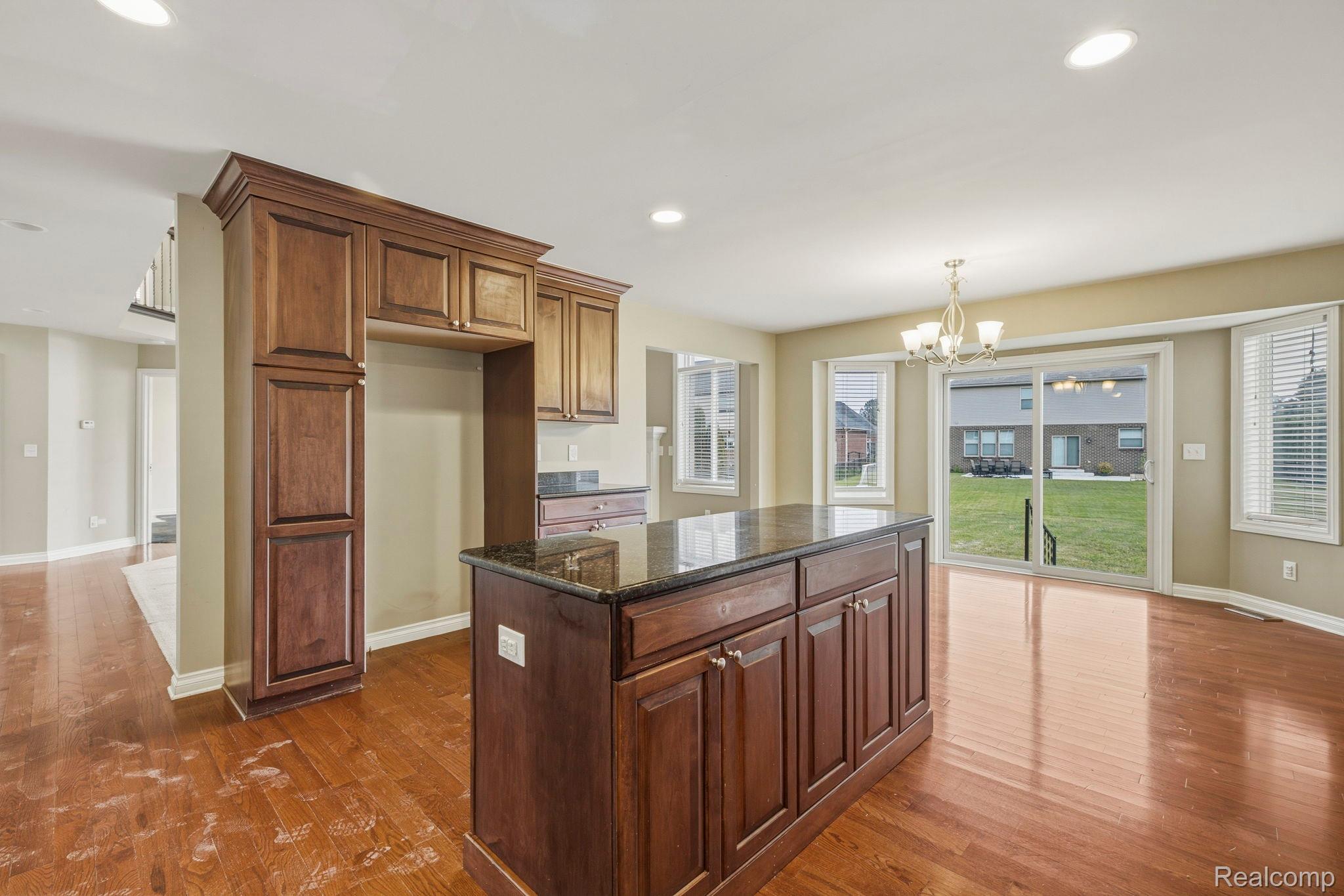 39710 W Offshore Drive Property Photo 12