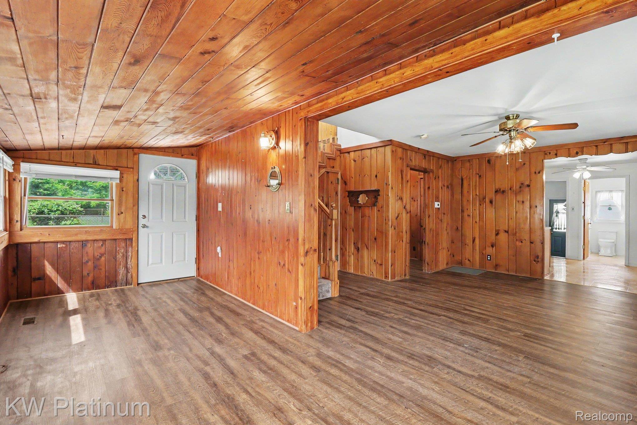 7455 N Woodland Road Property Photo 7