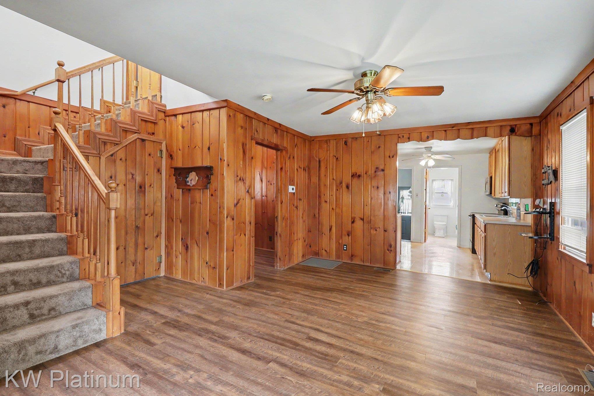 7455 N Woodland Road Property Photo 9