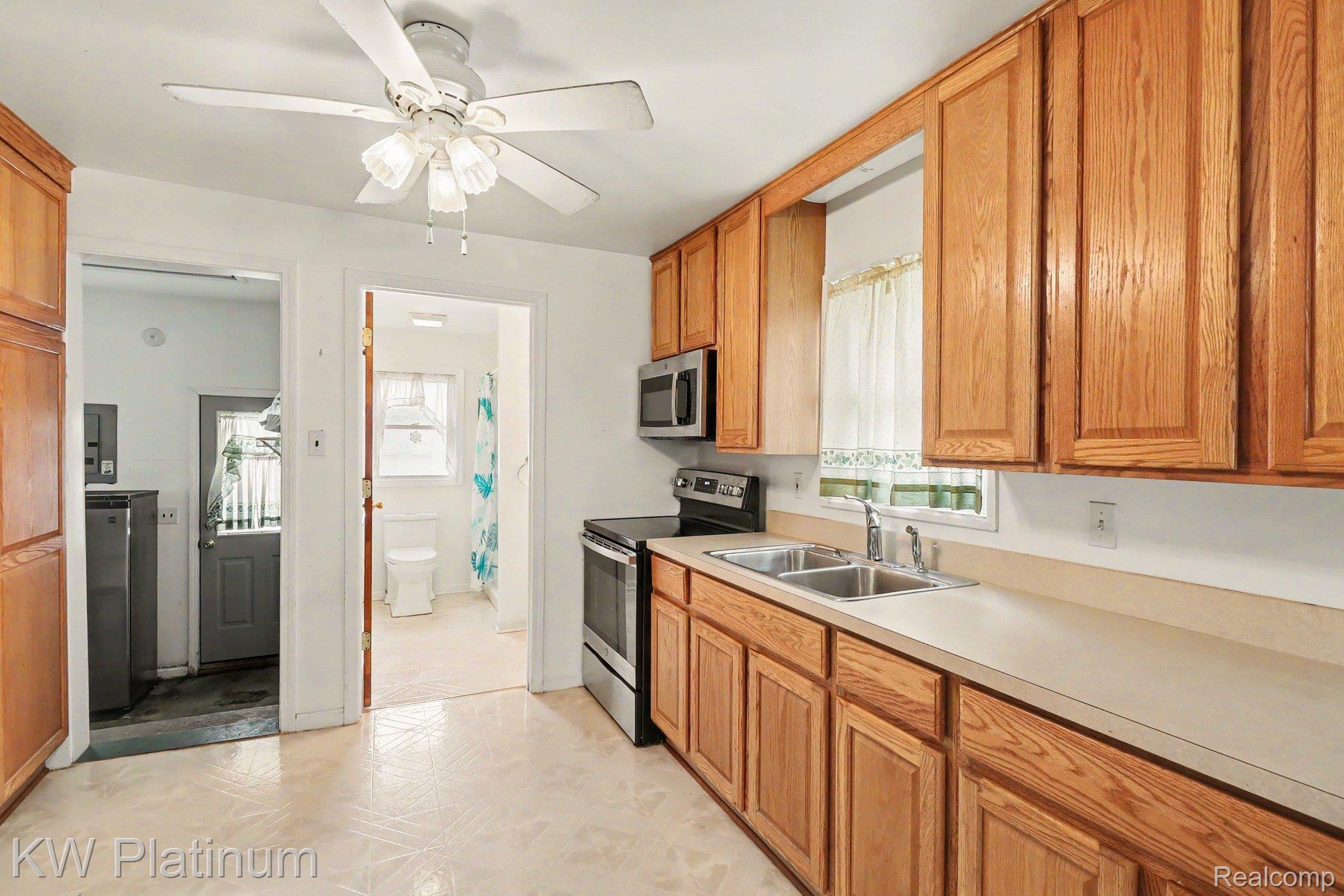 7455 N Woodland Road Property Photo 11