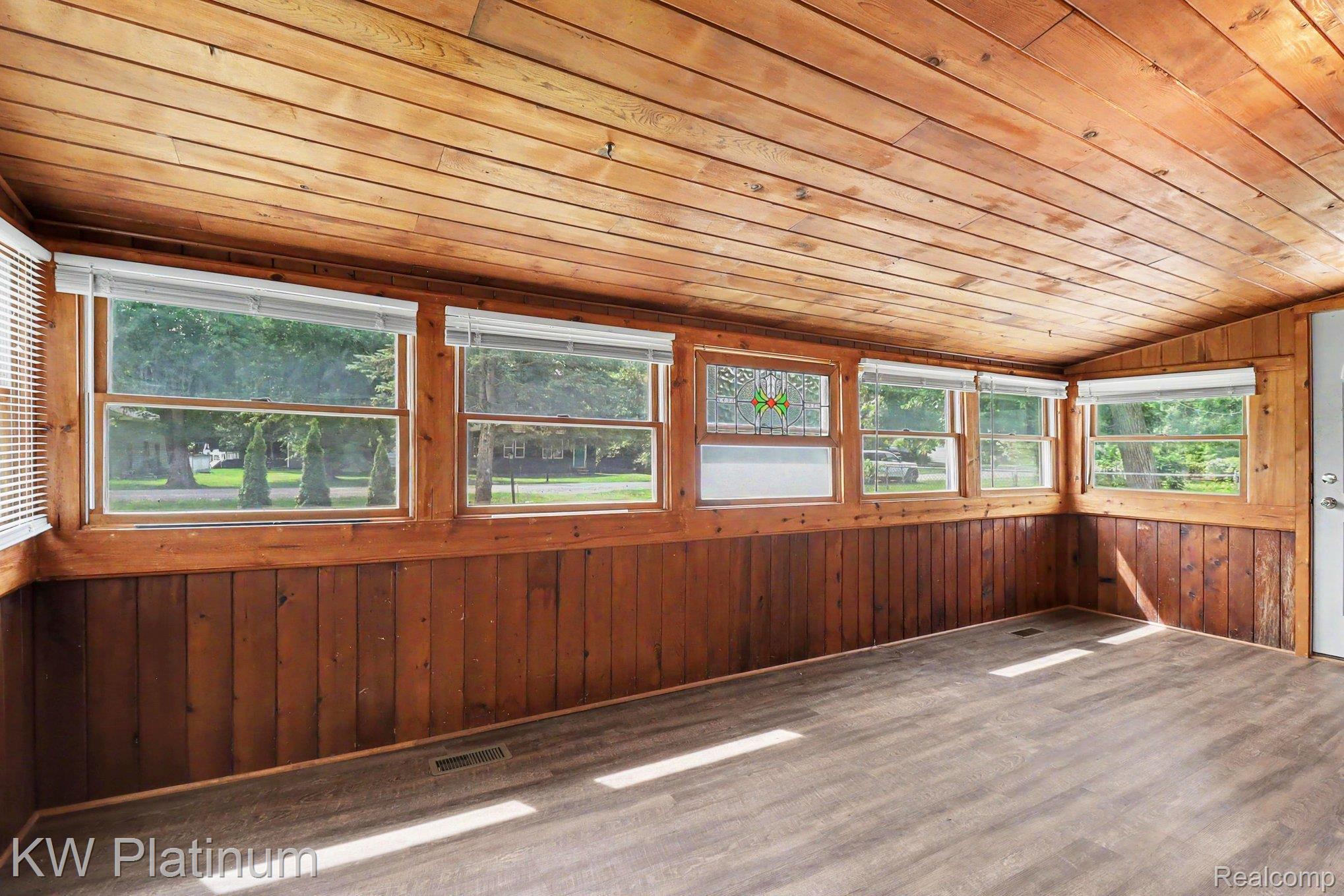 7455 N Woodland Road Property Photo 14
