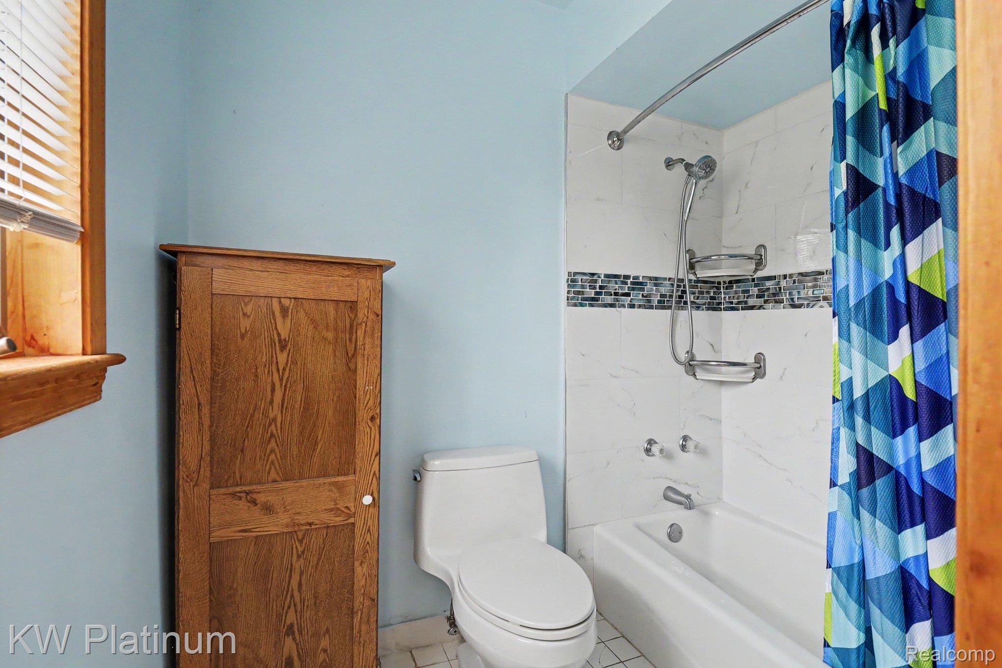 7455 N Woodland Road Property Photo 17