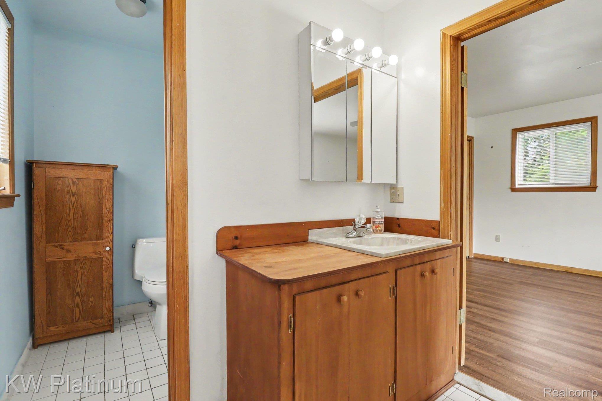 7455 N Woodland Road Property Photo 18