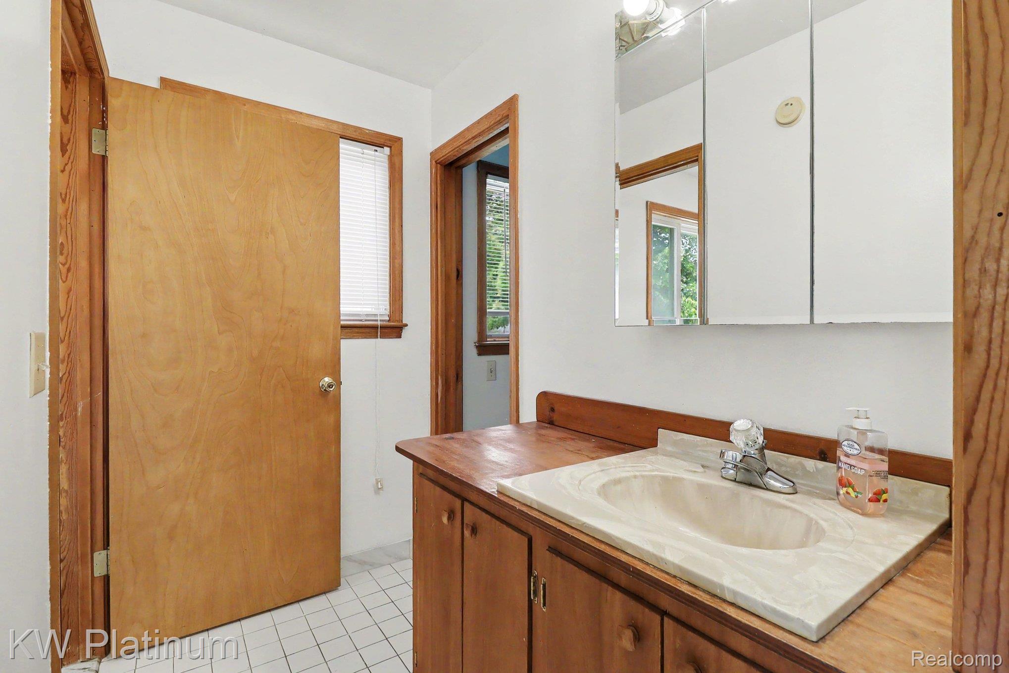 7455 N Woodland Road Property Photo 21