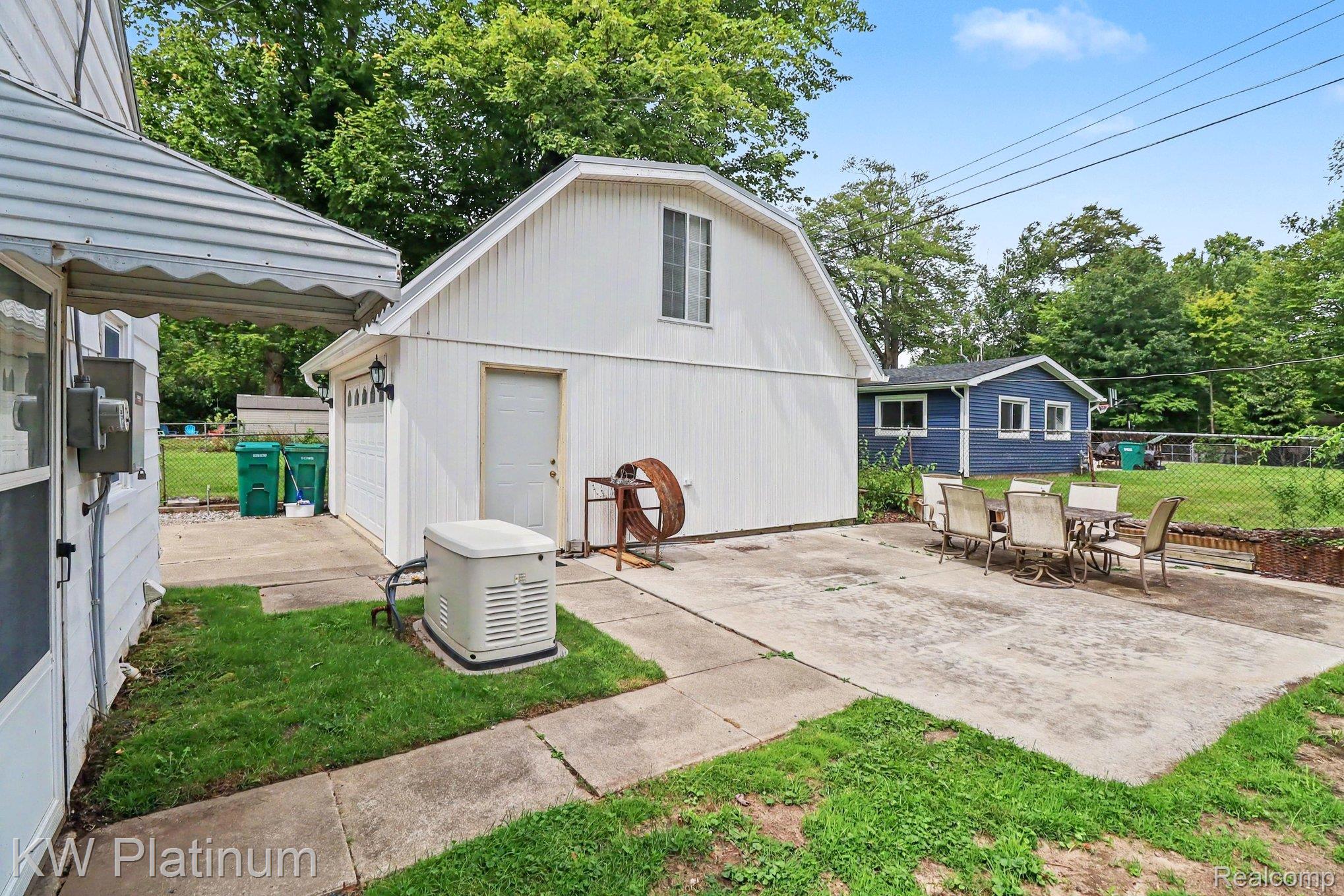 7455 N Woodland Road Property Photo 24