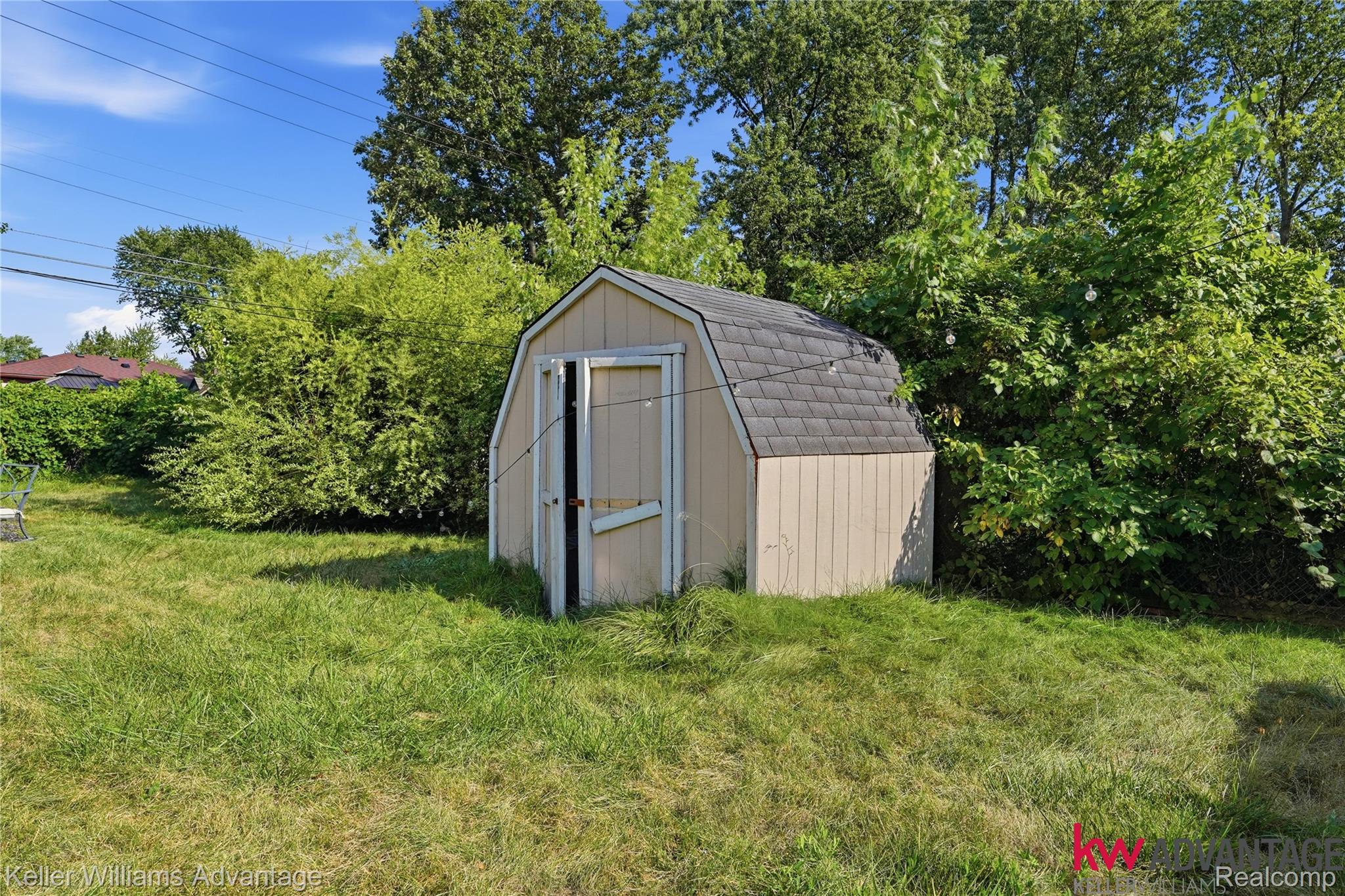 18450 Kinloch Property Photo 17