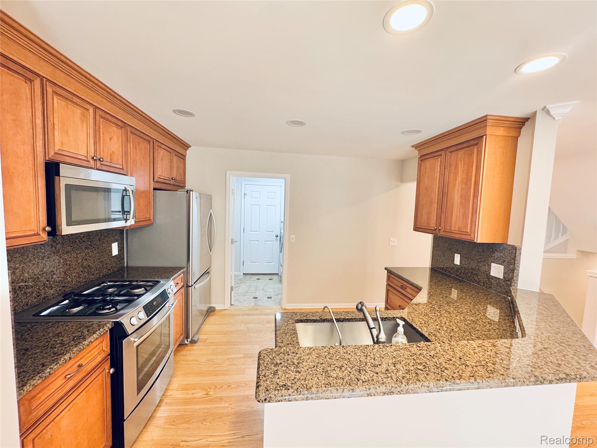 8055 Springdale Drive Property Photo 10