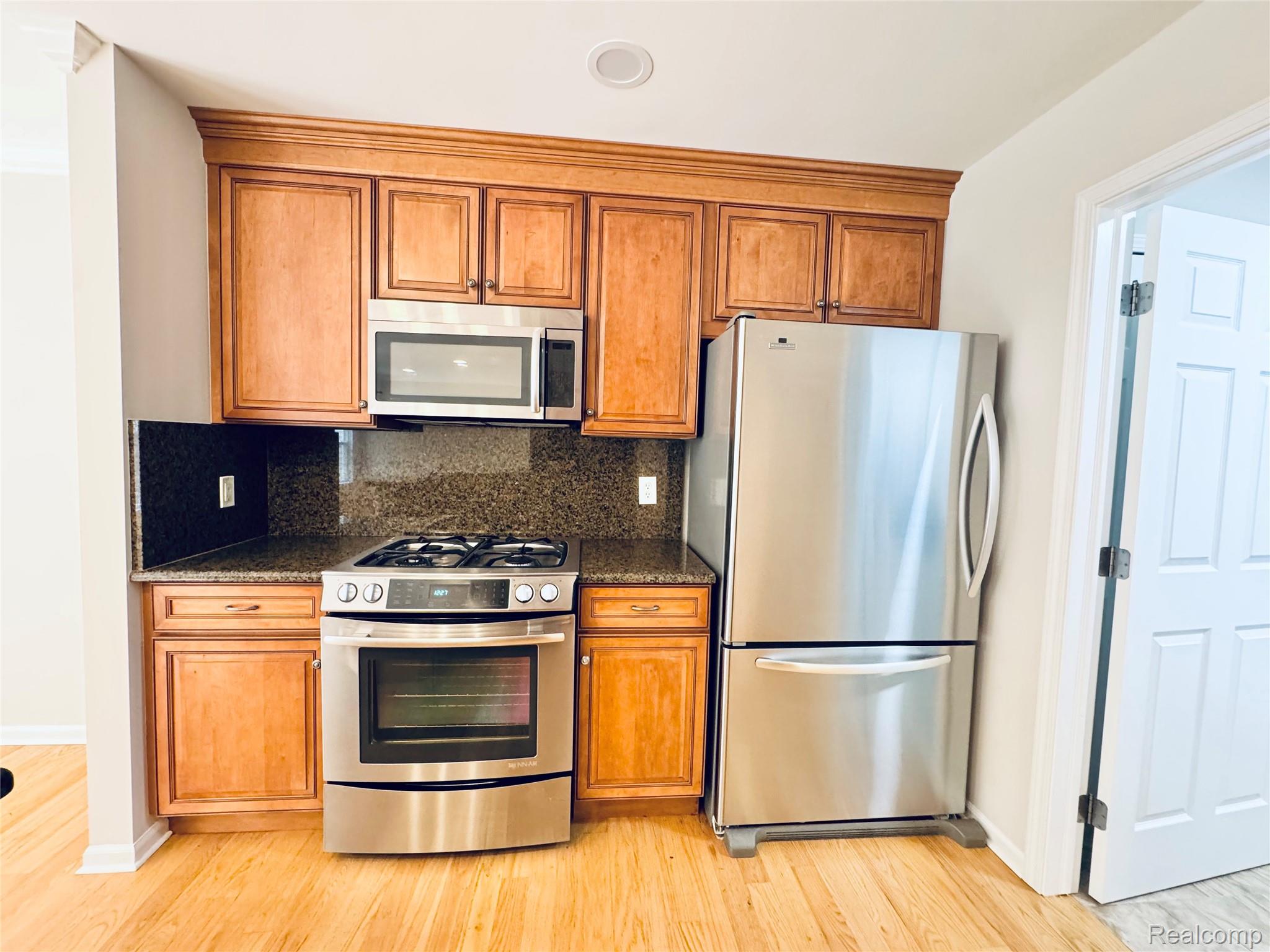 8055 Springdale Drive Property Photo 11