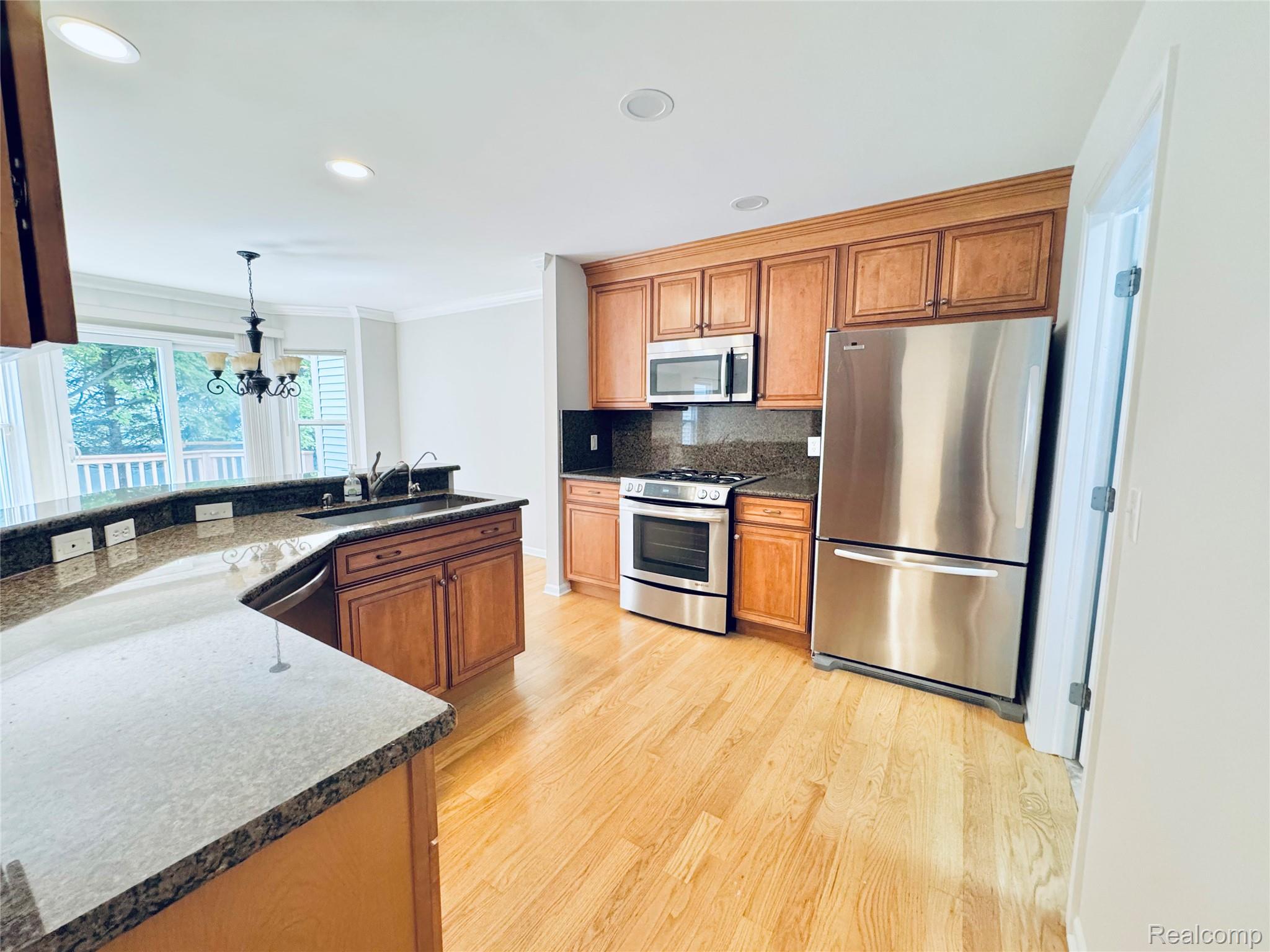 8055 Springdale Drive Property Photo 13