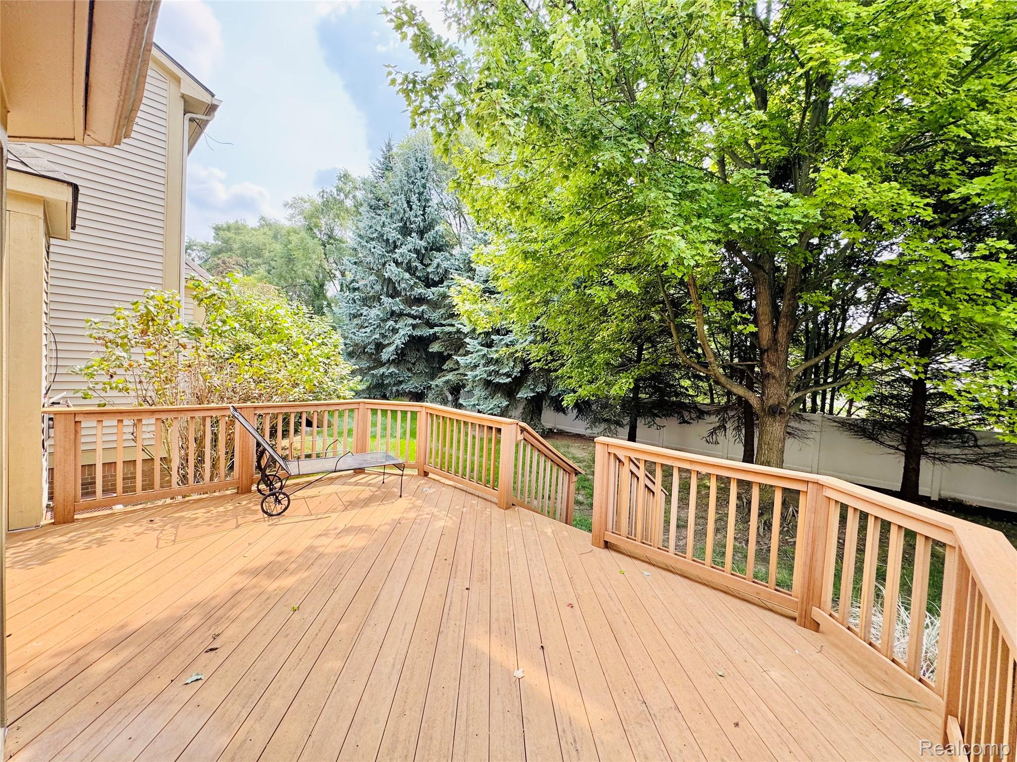 8055 Springdale Drive Property Photo 26