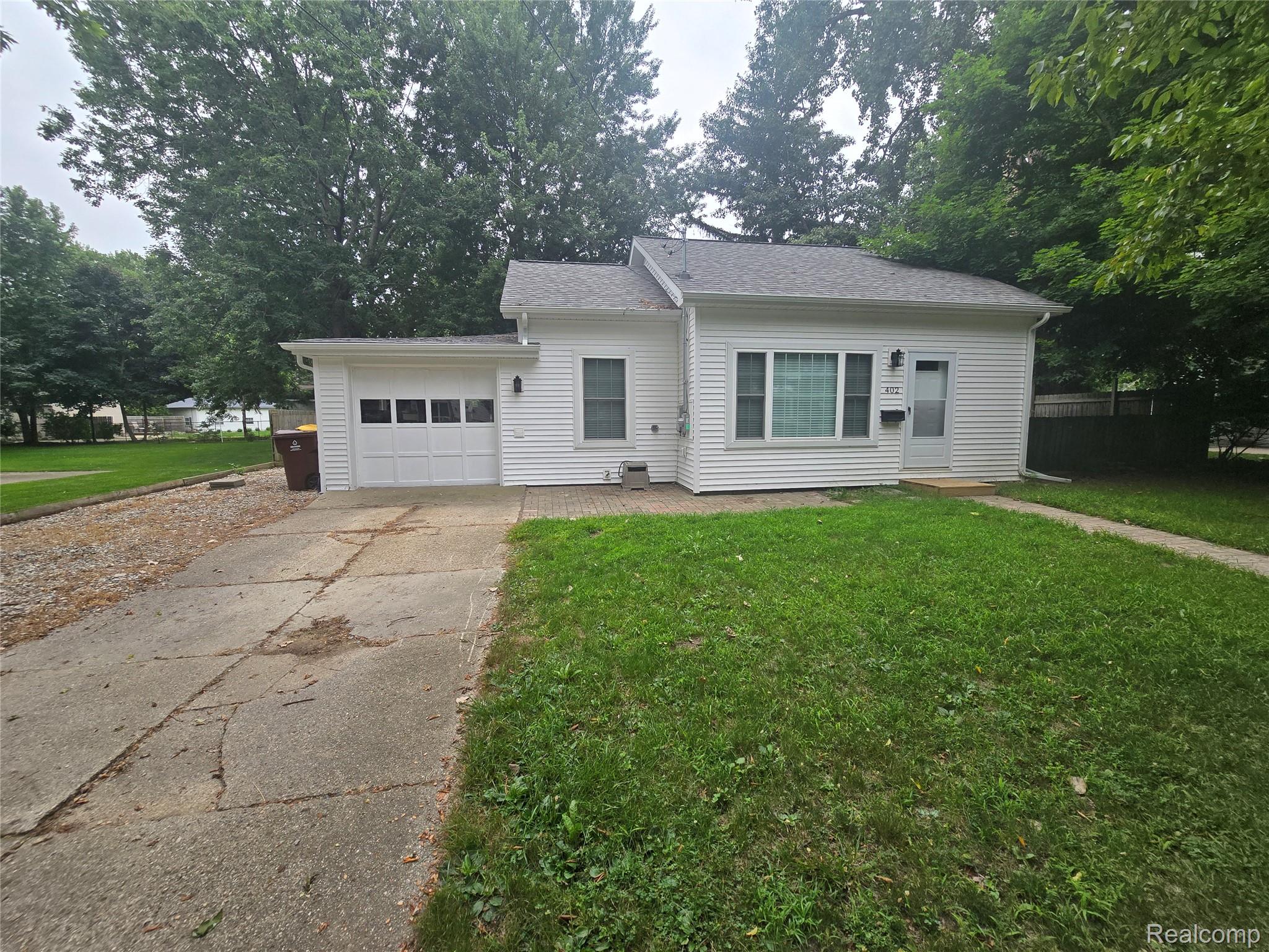 402 E Buchanan Street