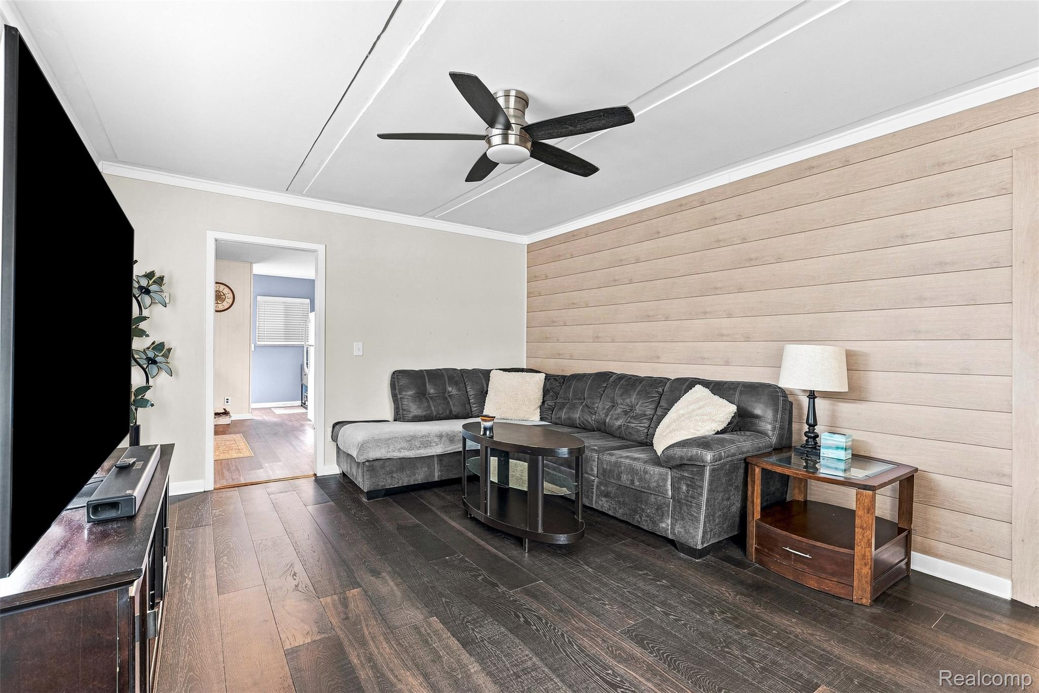 2083 Dutcher Street Property Photo 7