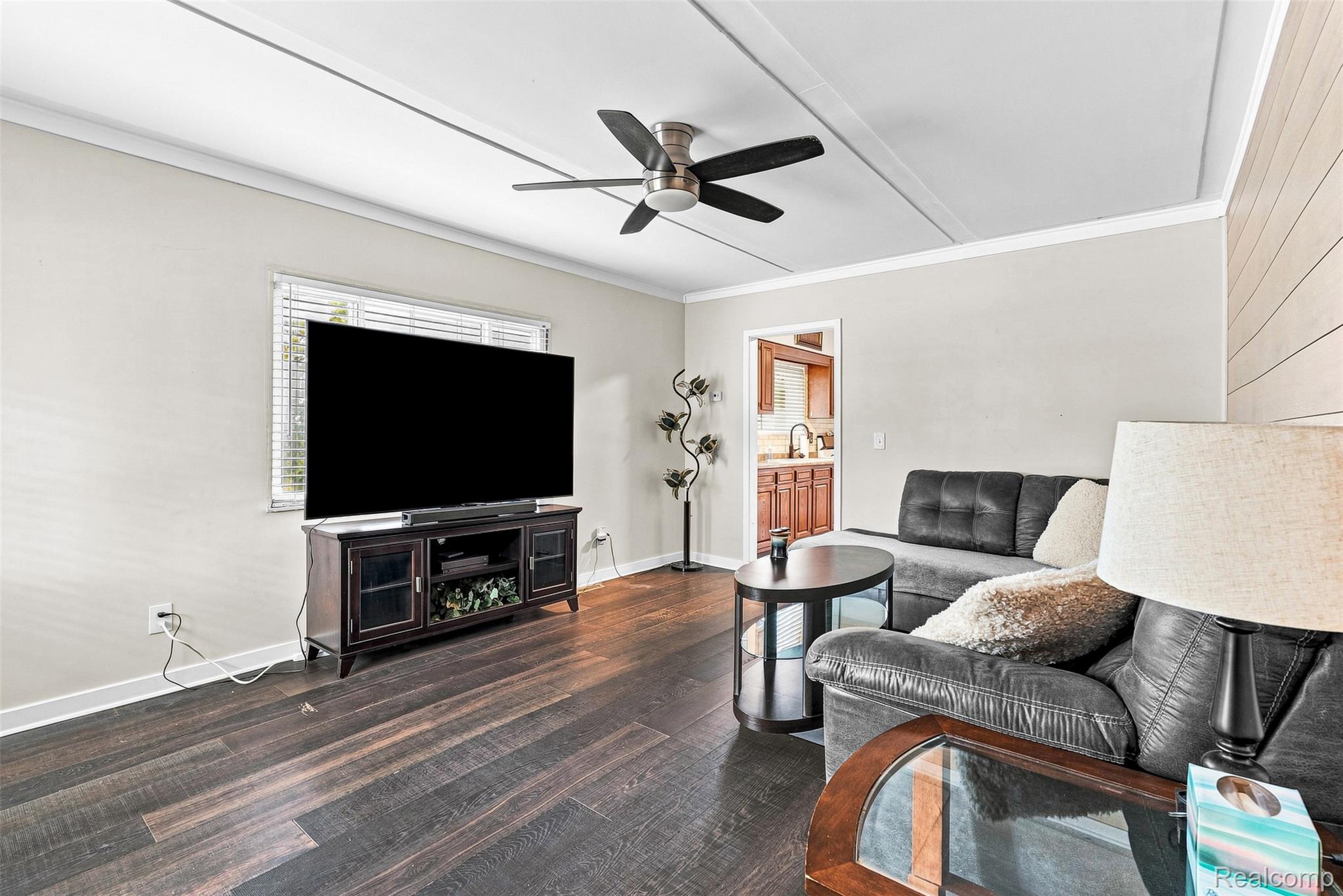 2083 Dutcher Street Property Photo 8