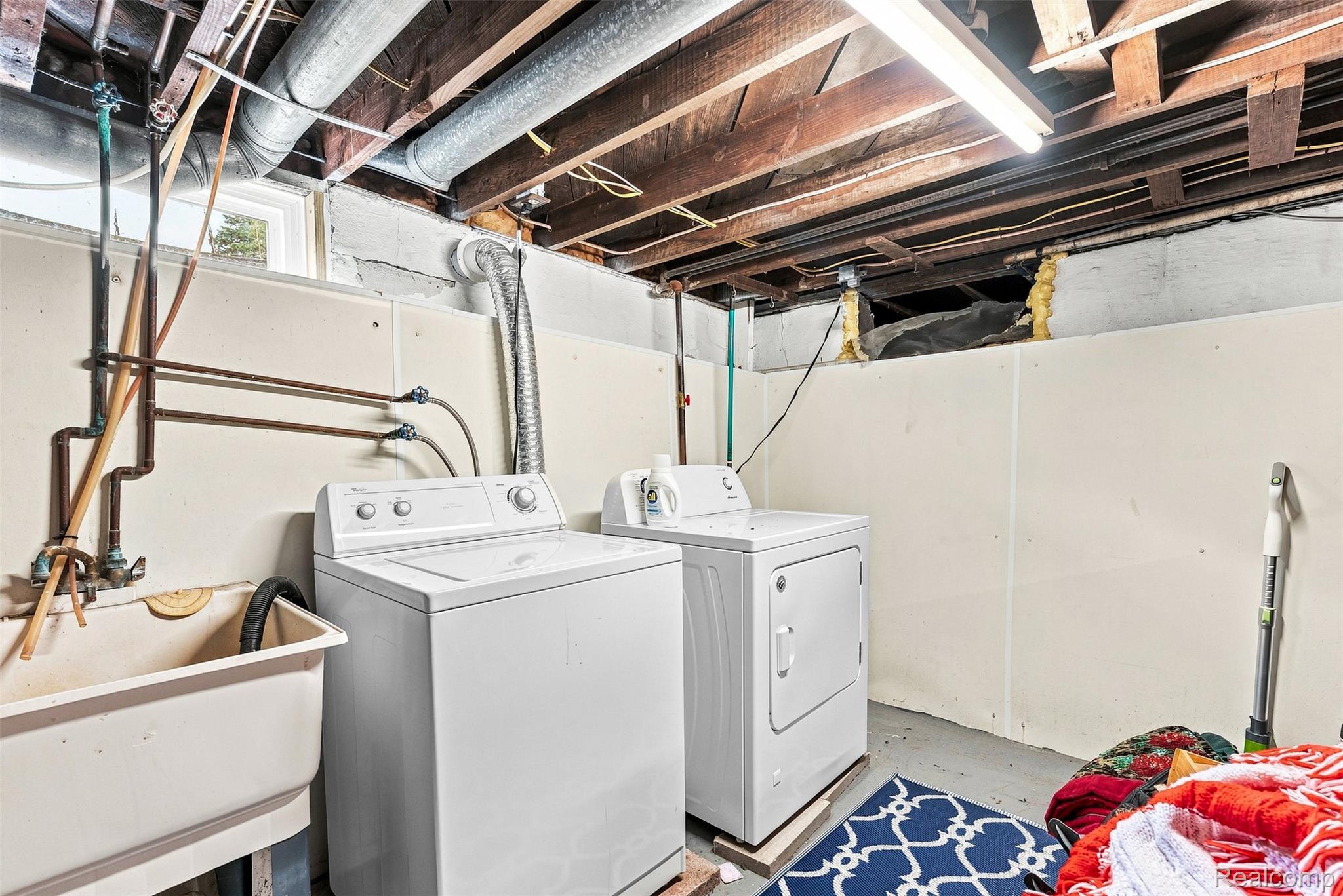 2083 Dutcher Street Property Photo 21