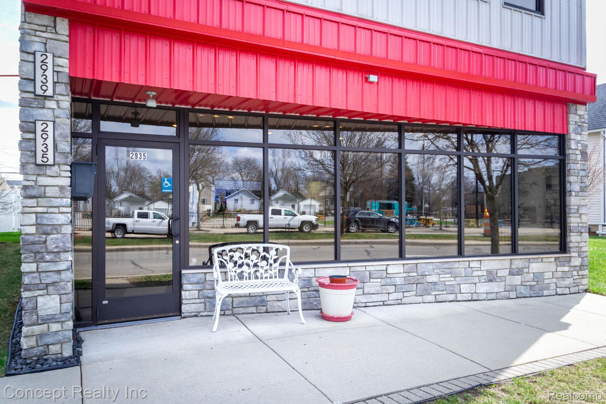2935 W Jefferson Avenue Property Photo 4
