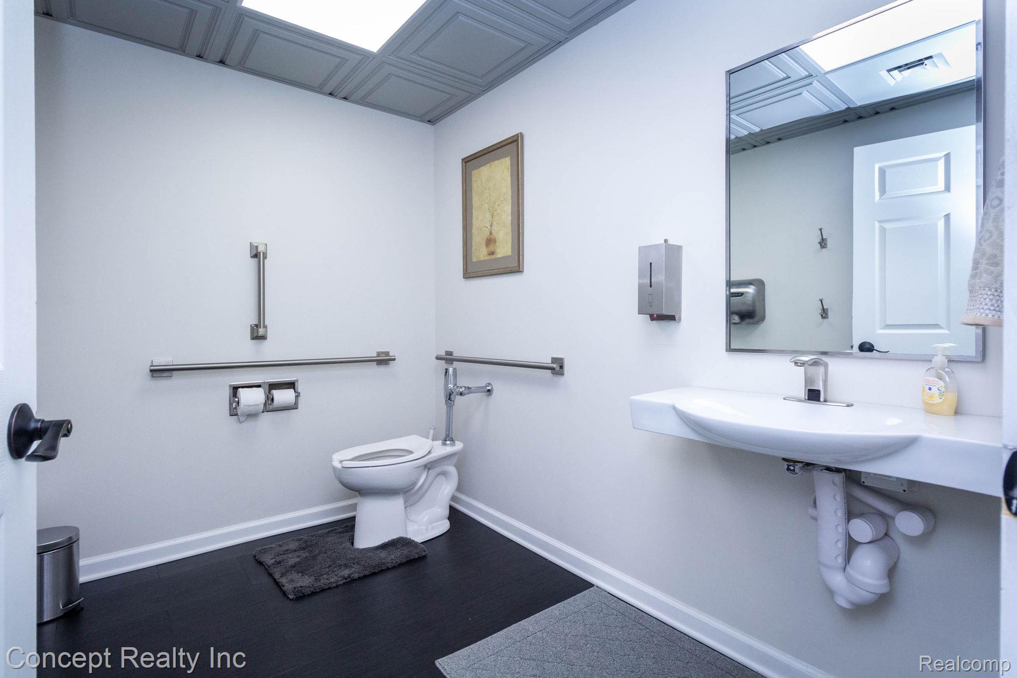2935 W Jefferson Avenue Property Photo 14