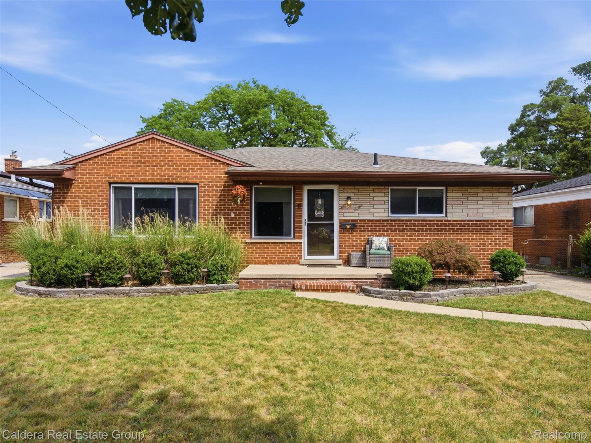28726 Suburban Drive Property Photo 1