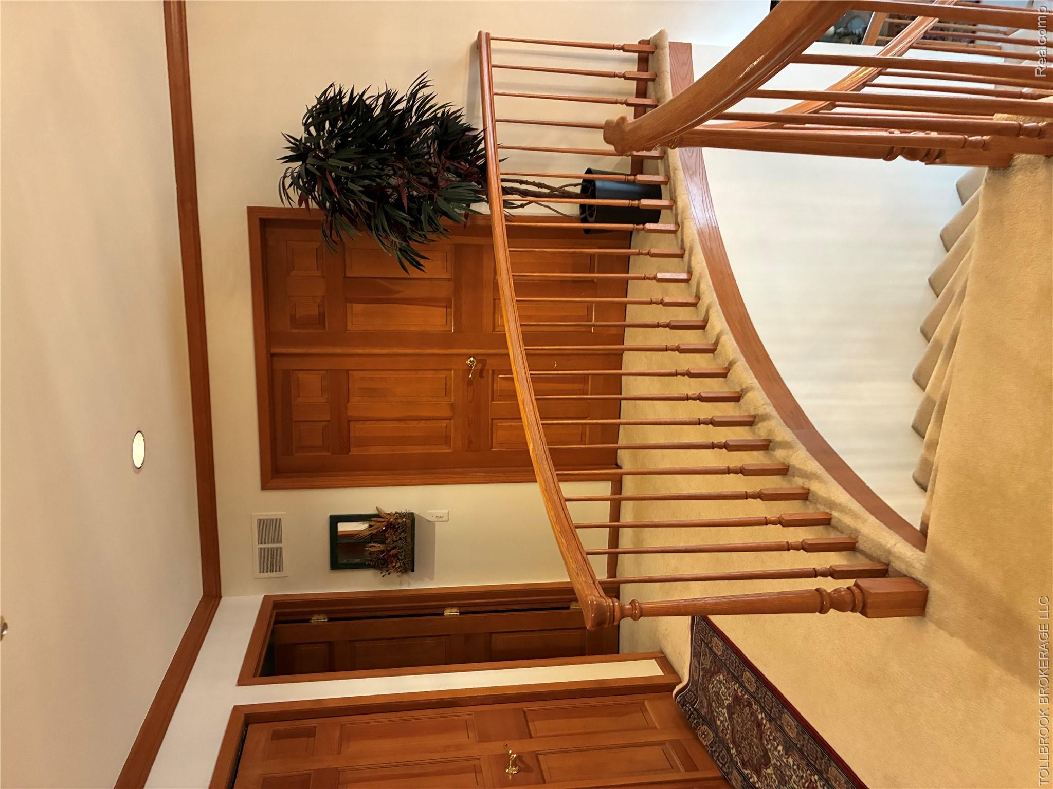 6187 Country Ridge Drive Property Photo 4