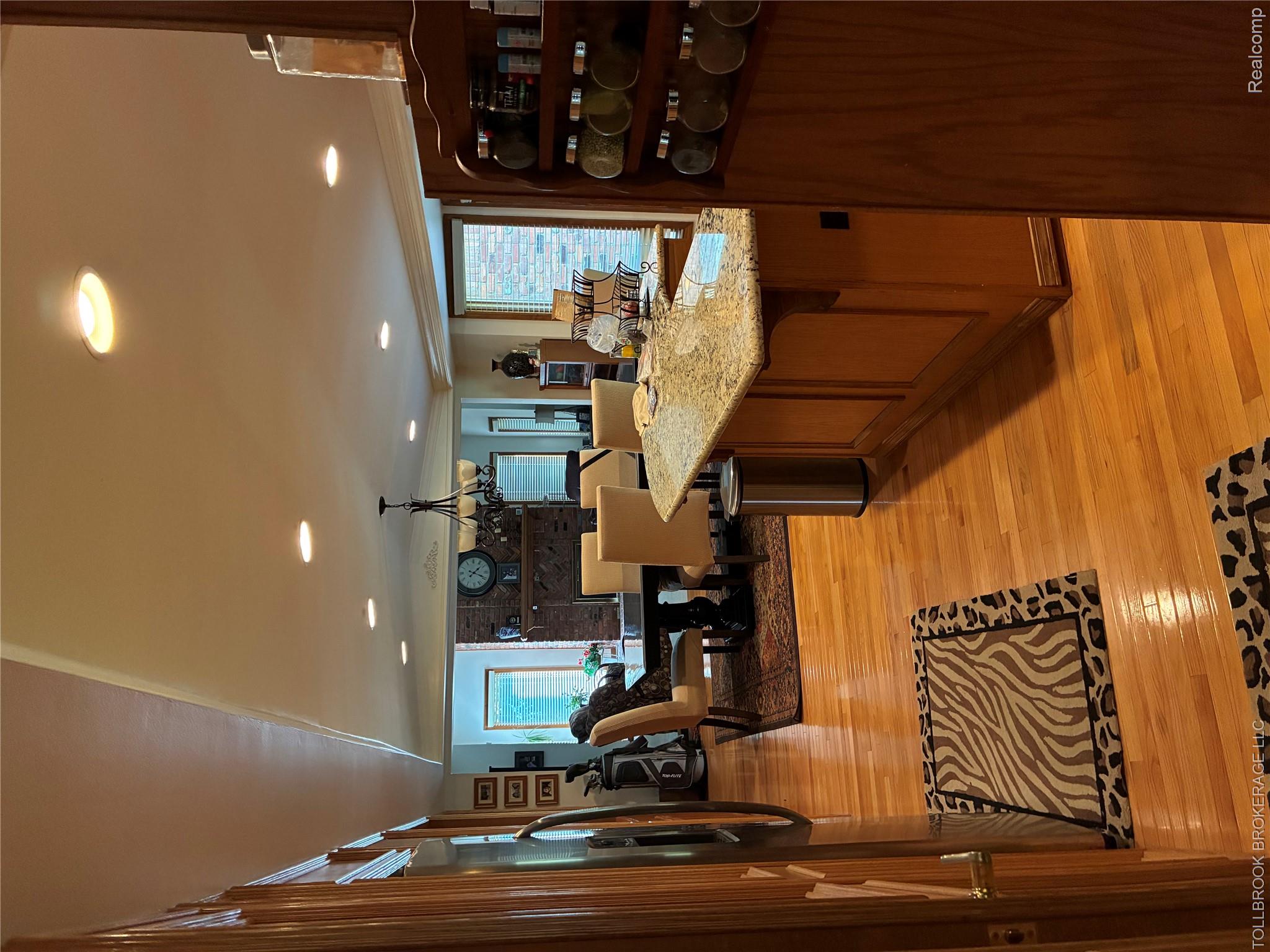 6187 Country Ridge Drive Property Photo 8